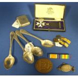 A silver vesta case, Birmingham 1919, approx. 2.0 ozt, four Victorian silver spoons, initialled,