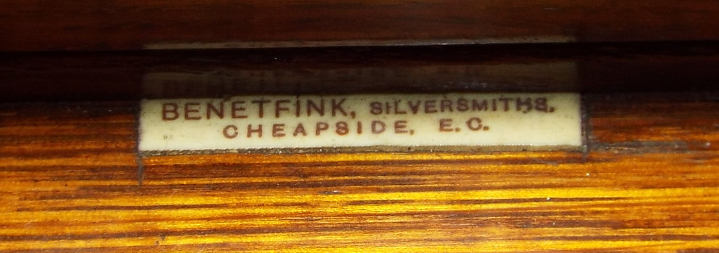 A silver plated twelve person table service, in an oak canteen, 51.5 cm wide Condition report Report - Image 17 of 21