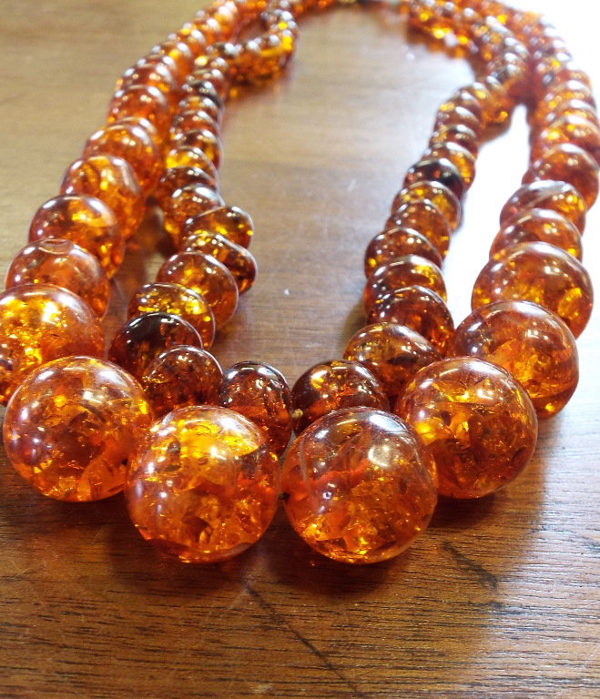 Four amber style necklaces - Image 3 of 12