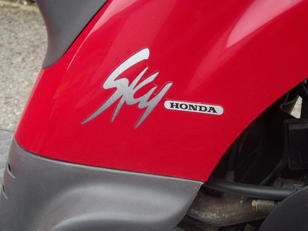 A 1999 Honda Sky SGX50 scooter, registration number T874 PDG, red. - Image 2 of 6