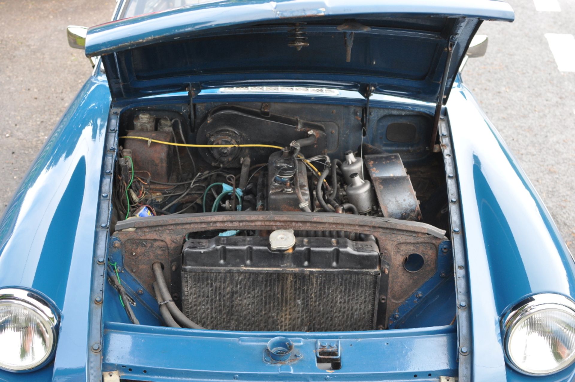 A 1971 MG B GT, registration number NPO 505J, teal blue. - Image 6 of 6