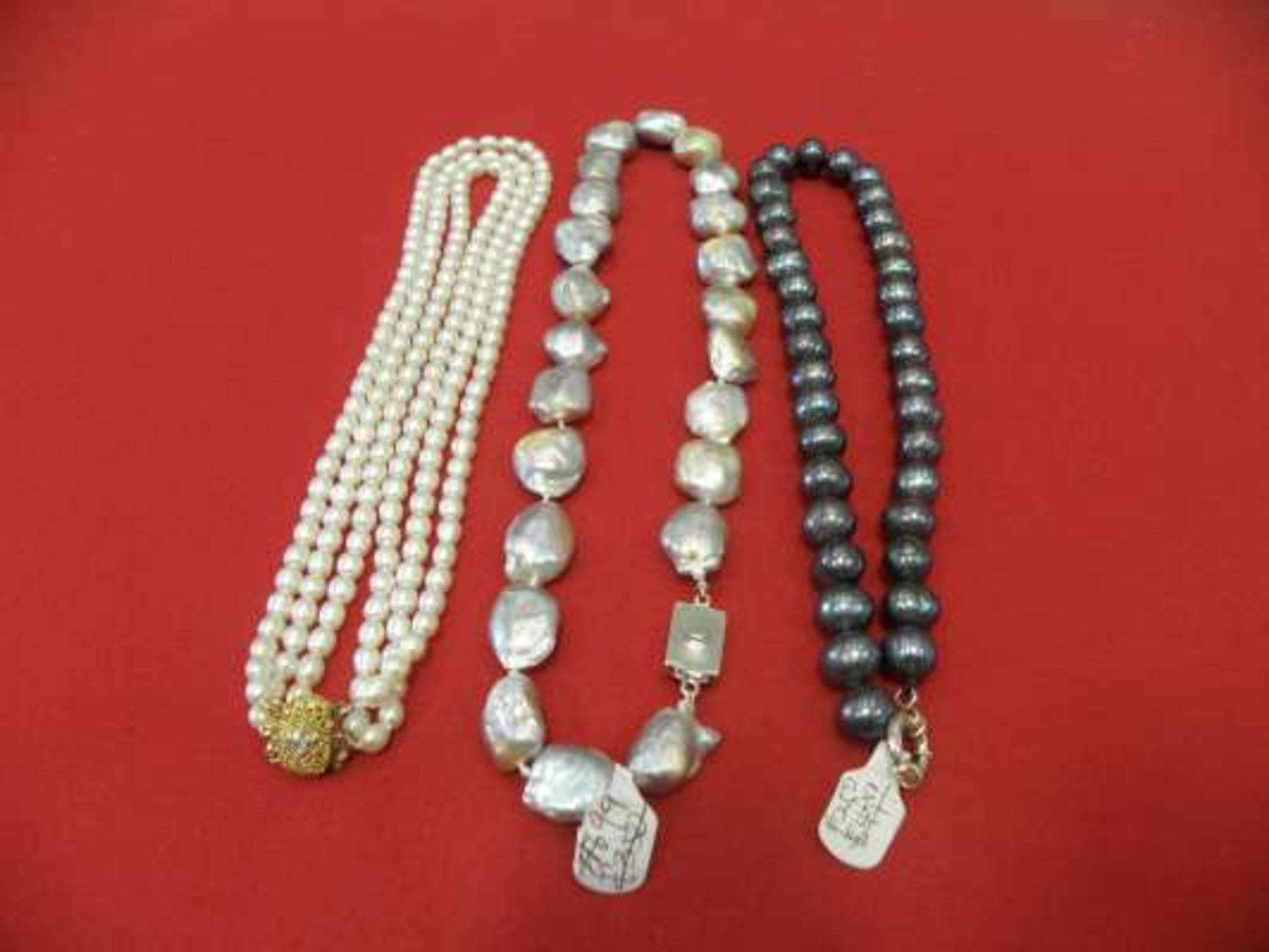 1 X 16" WHITE 3 STRAND FRESH WATER PEARL NECKLACE WITH GOLD PENDANT WITH SINGLE WHITE INLAY, 1 X 18"