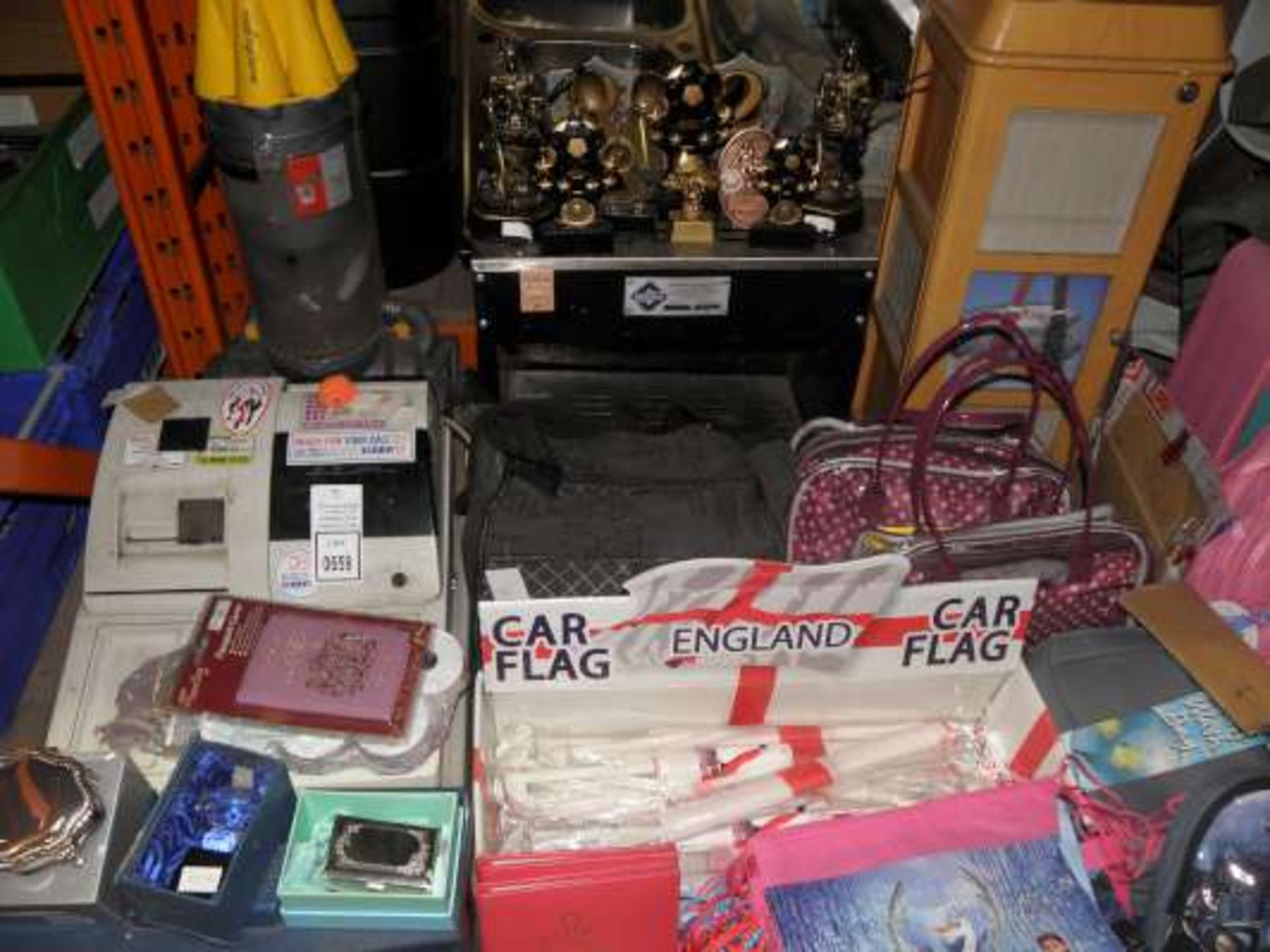 LOT CONTAINING TILL, HOOVER, ENGLAND CAR FLAGS, SHOE LACES, BAGS, TROPHYS, TRINKET BOXES, ETC