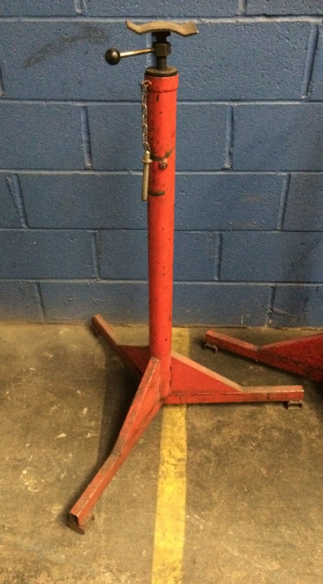 Adjustable transmission stand