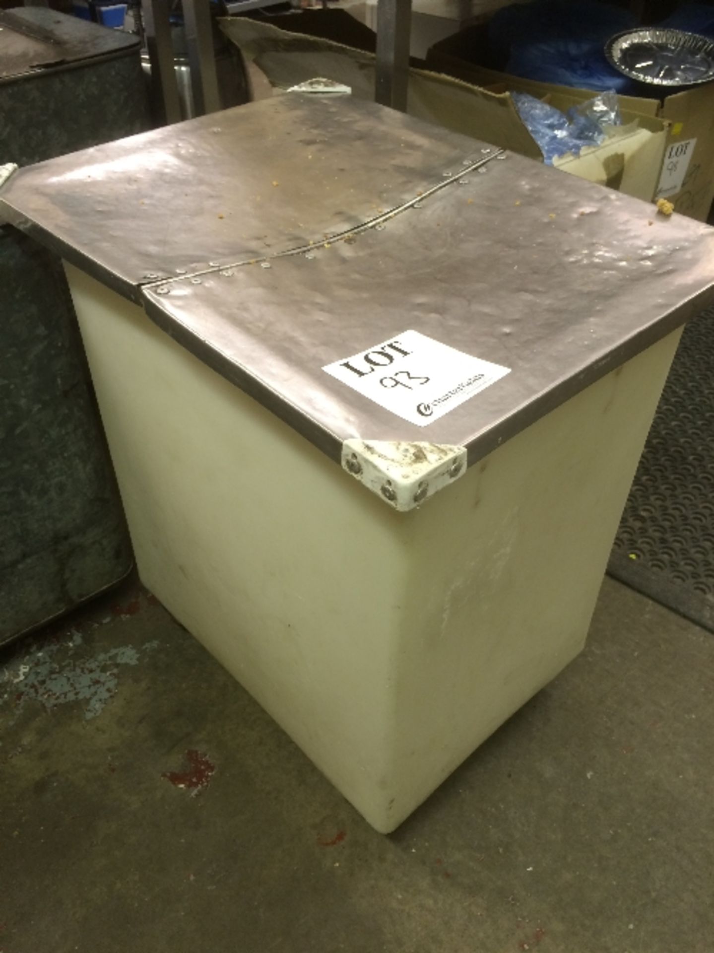 Plastic mobile food bin with stainless steel lid