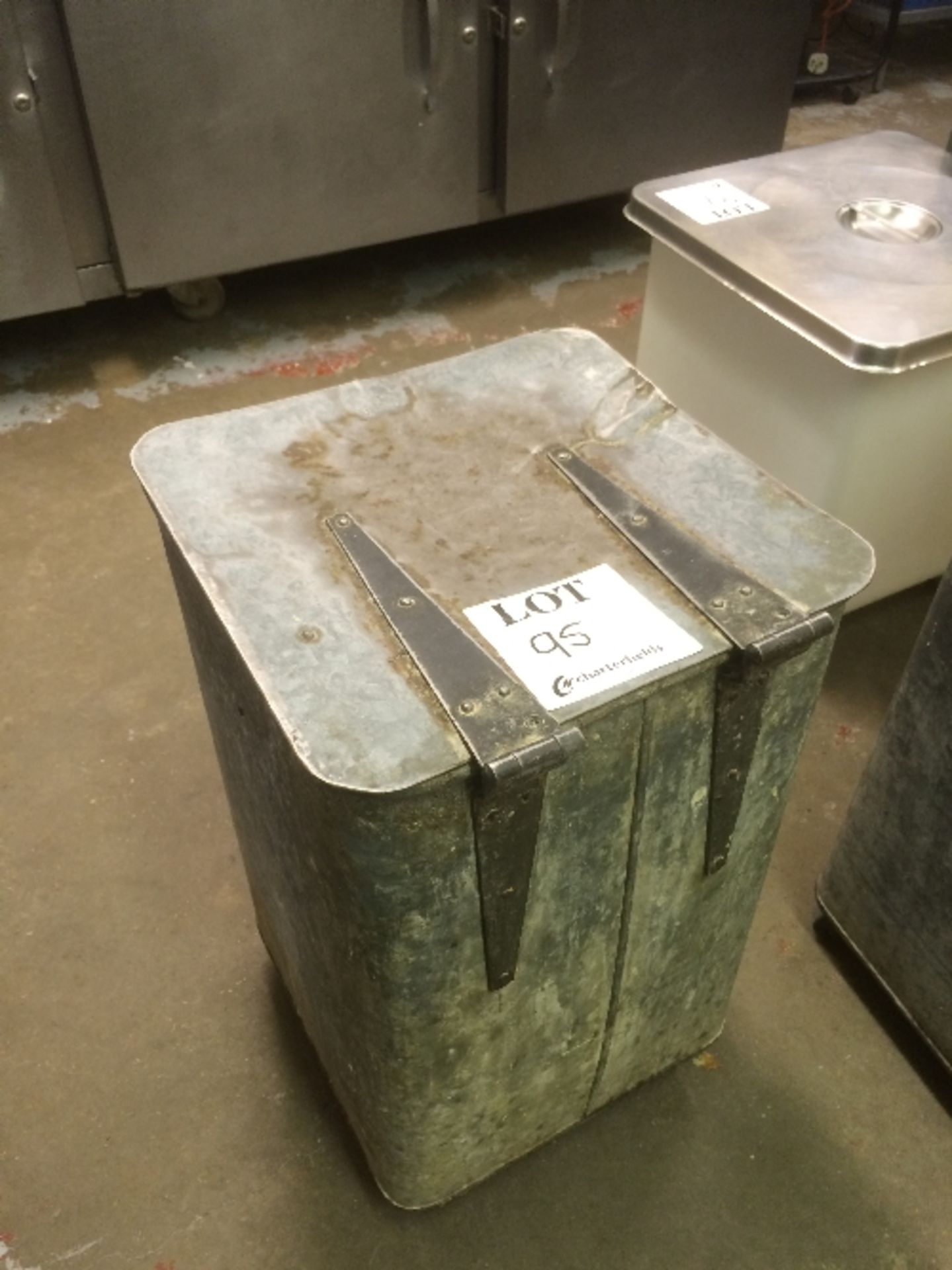 Steel mobile food bin