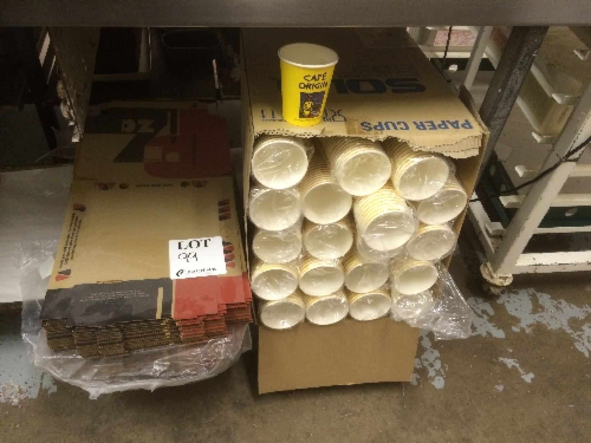 Quantity of pizza boxes and box of approximately 300 Cafe Original paper hot cups