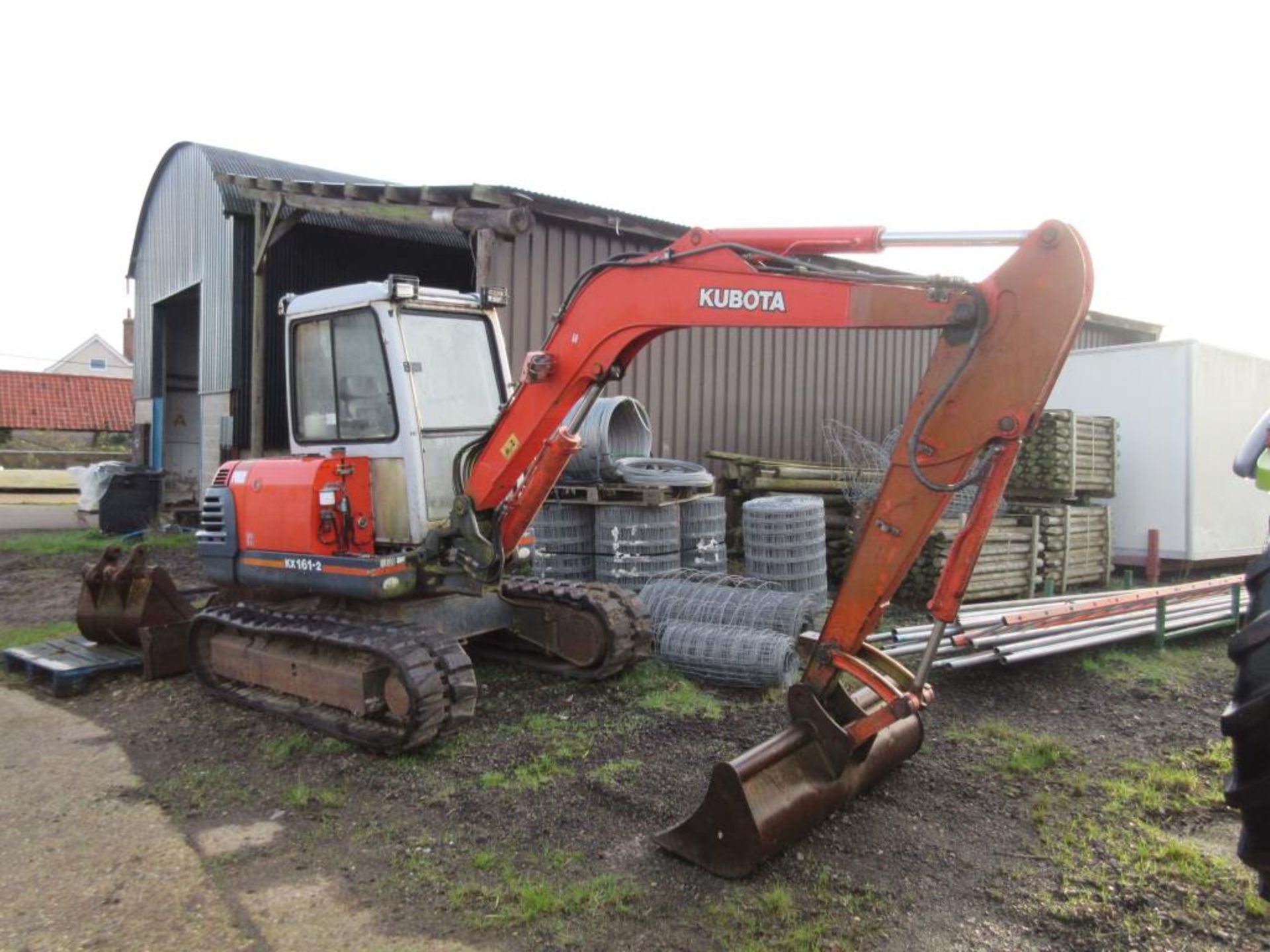 KUBOTA KX161-2 RUBBER TRACKED MINI-DIGGER With land rake and 2 digging buckets Hours: 3,900