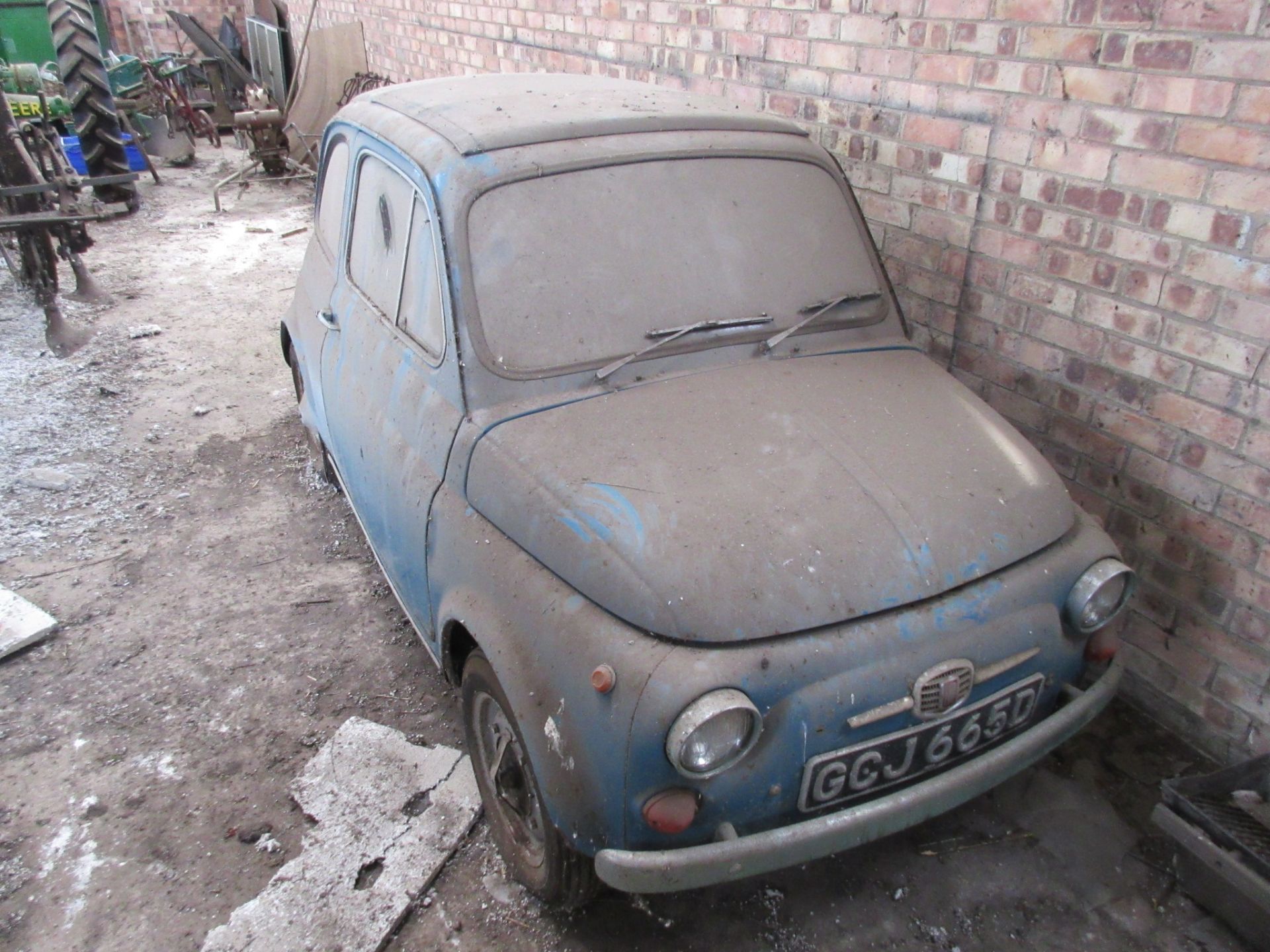 1966 497cc Fiat Nuova 500F 'Cinquecento'
 Reg. No. GCJ 665D
 Chassis No. 1072109
 
This barn find - Image 24 of 34