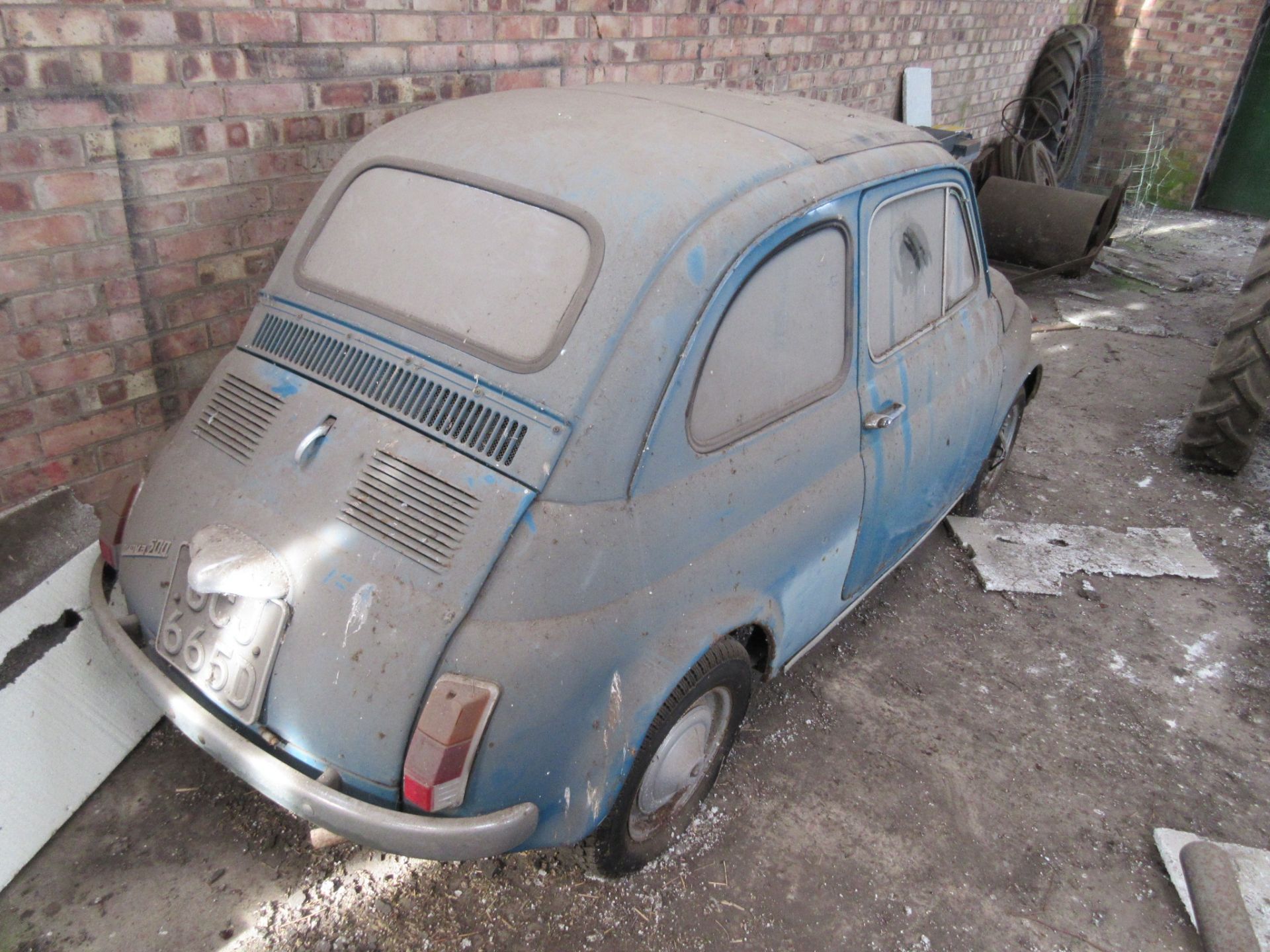 1966 497cc Fiat Nuova 500F 'Cinquecento'
 Reg. No. GCJ 665D
 Chassis No. 1072109
 
This barn find - Image 2 of 34