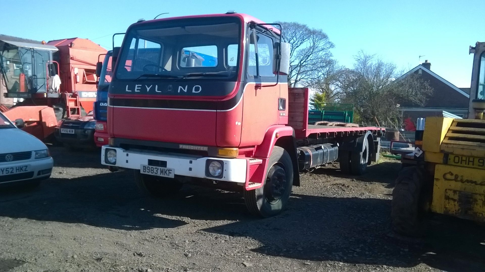 1985 Leyland Freighter 14.14 flatbed 4 wheel lorry fitted with hydraulic winch Reg. No. B983 MKF