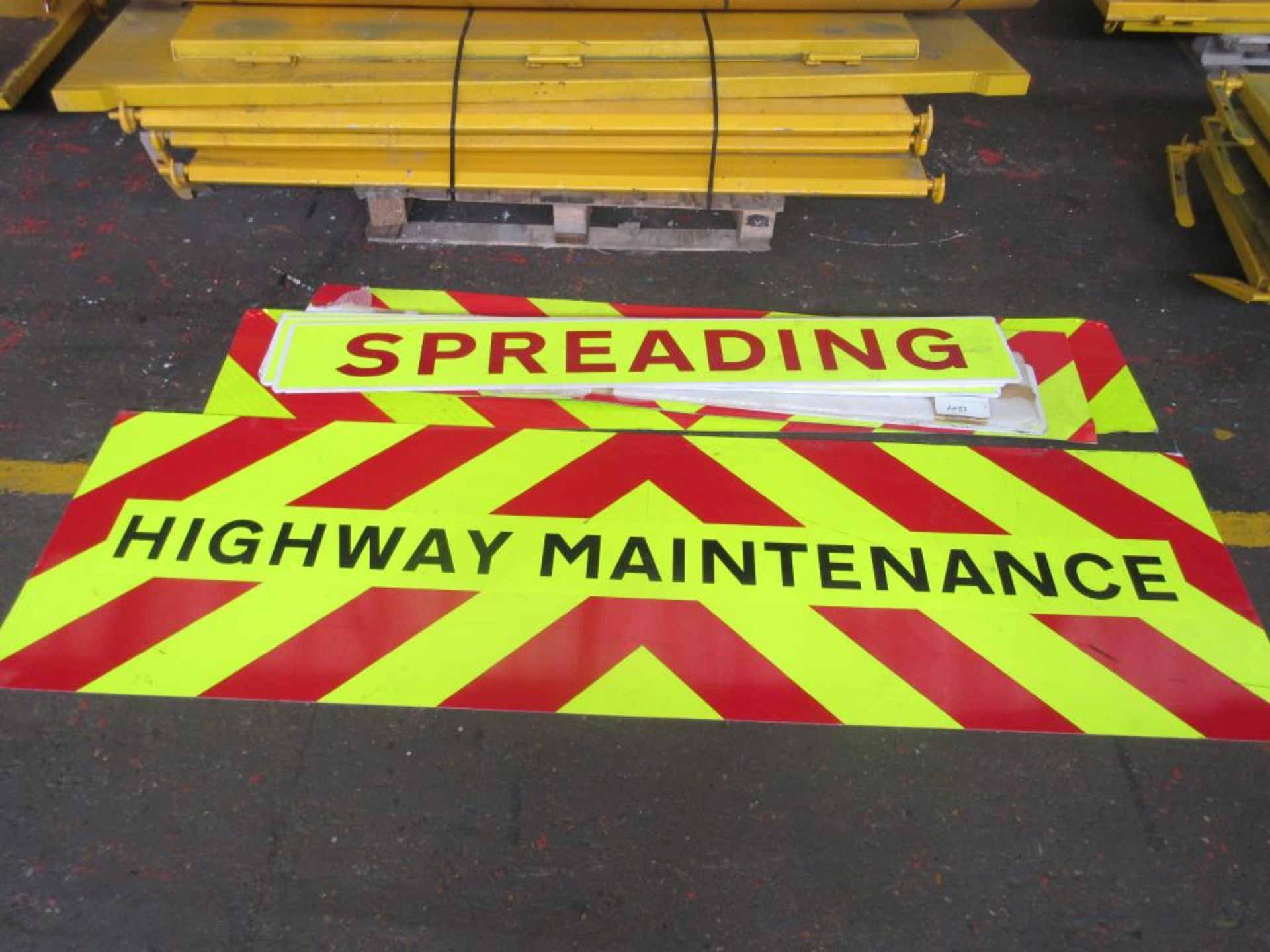 Qty hazard signs to include 'Spreading' and 'Highway Maintenance' - Image 2 of 2