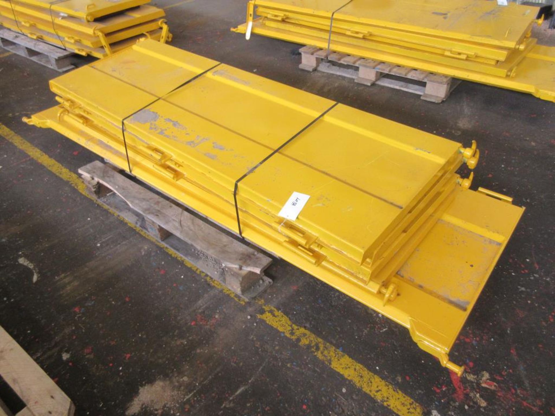 Econ tailgate and 4no. steel dropside sections (appearing unused)