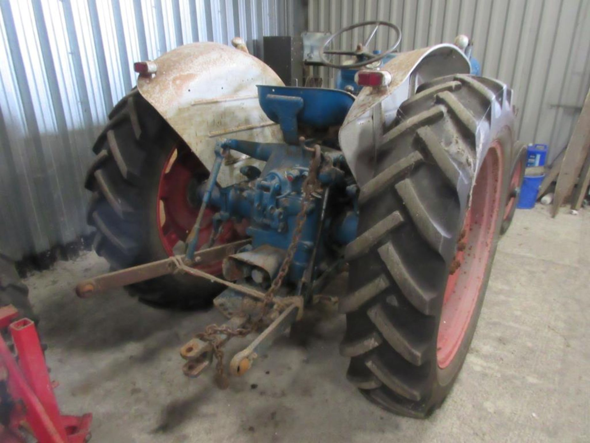 FORDSON Super Major 2wd TRACTOR Fitted with side belt pulley, loader brackets, linkage, drawbar - Image 2 of 4