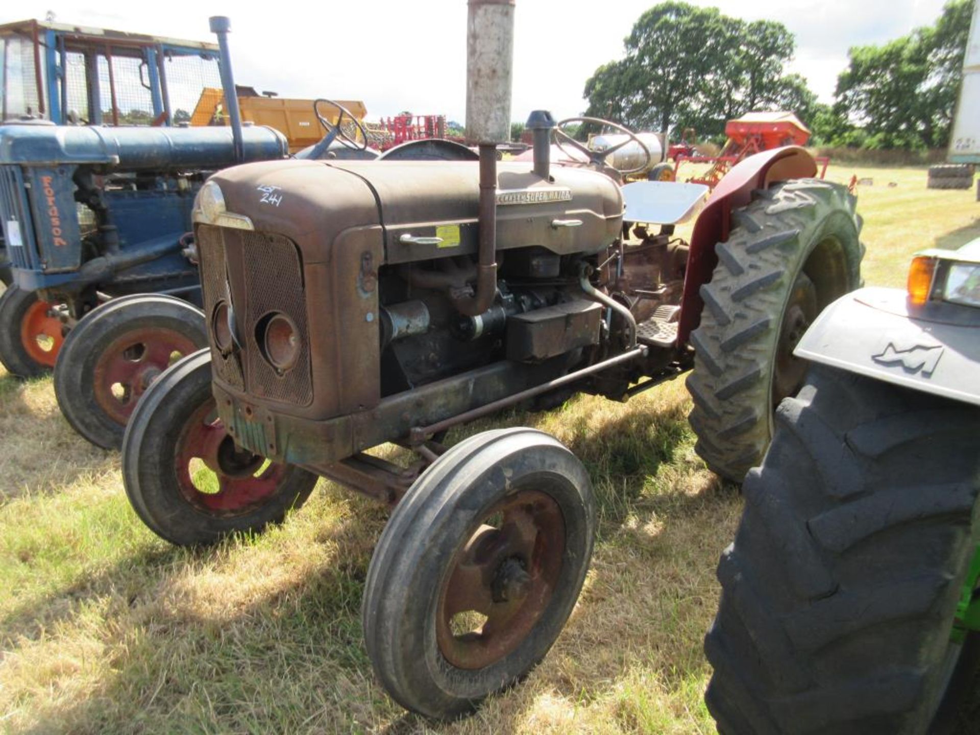 FORDSON Super Major 4cylinder diesel TRACTOR Fitted with side belt pulley, rear linkage and new rear