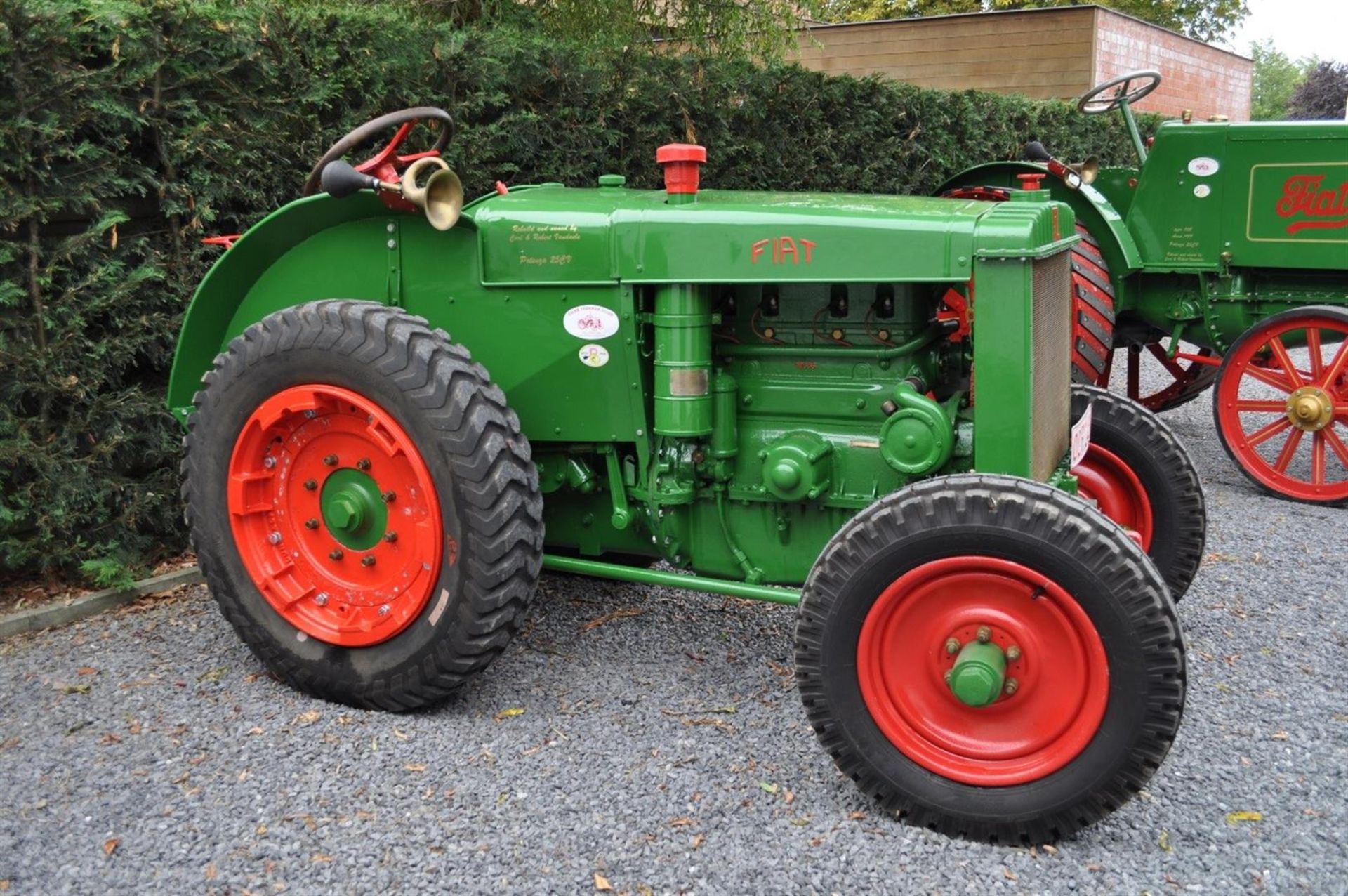 FIAT 700 4cylinder petrol/tvo TRACTOR Reg. No. 1-OAM913 (Belgium)
 Serial No. 
7009390 The 700 was