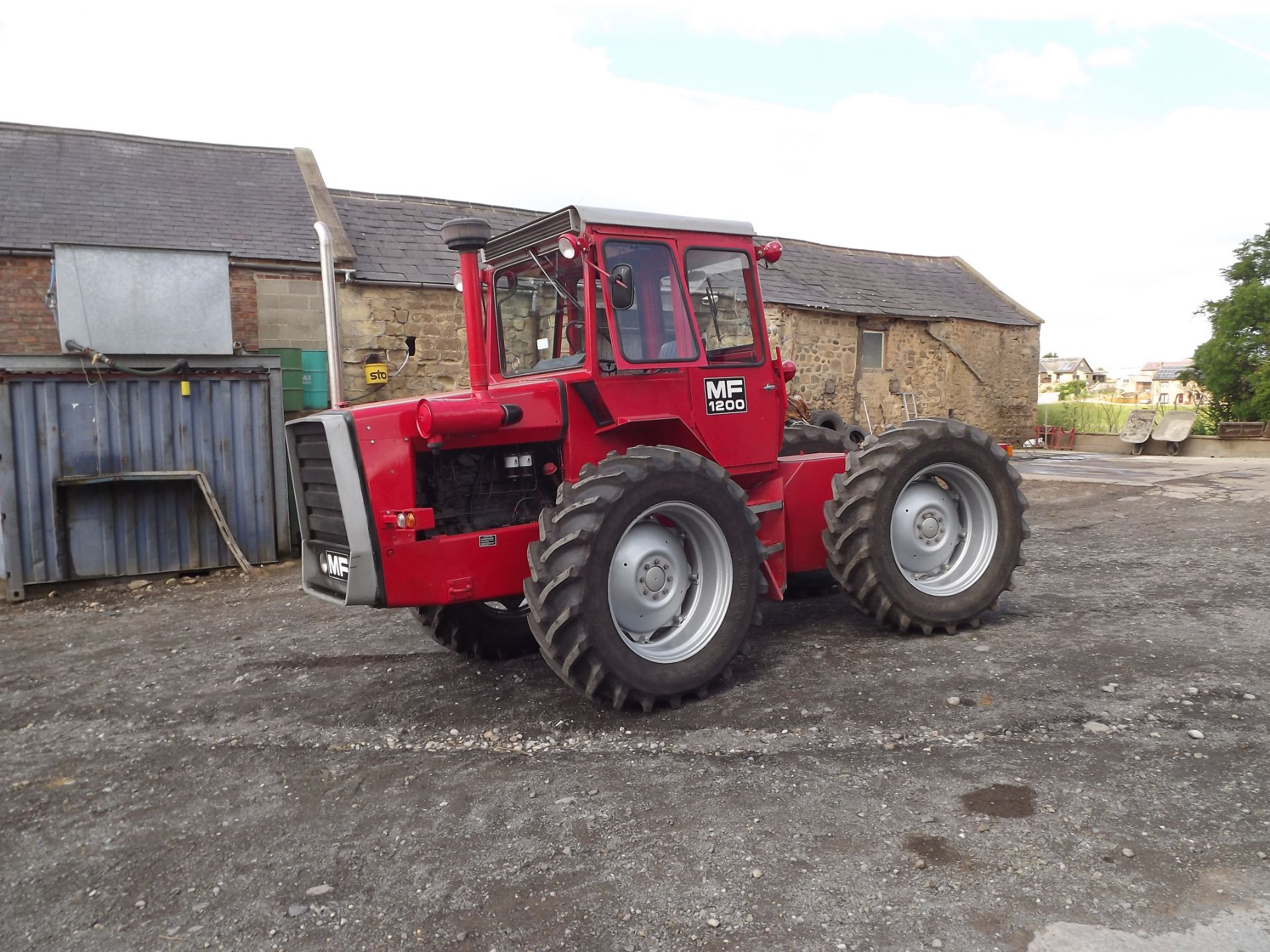 Massey Ferguson 1200 4wd TRACTOR - Image 3 of 4