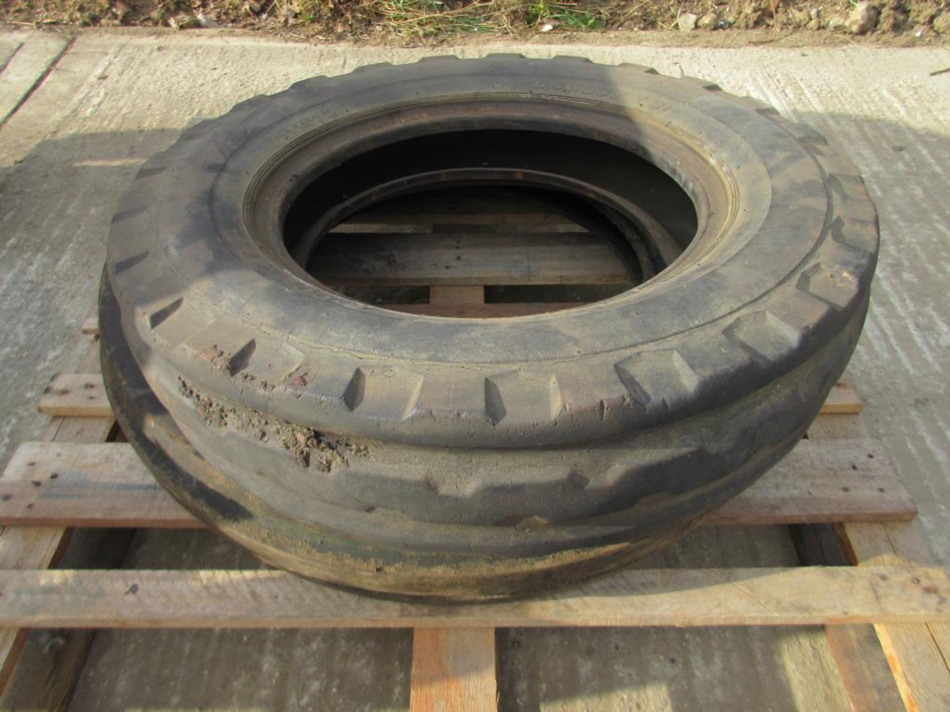 Single 7.50-18 front tyre