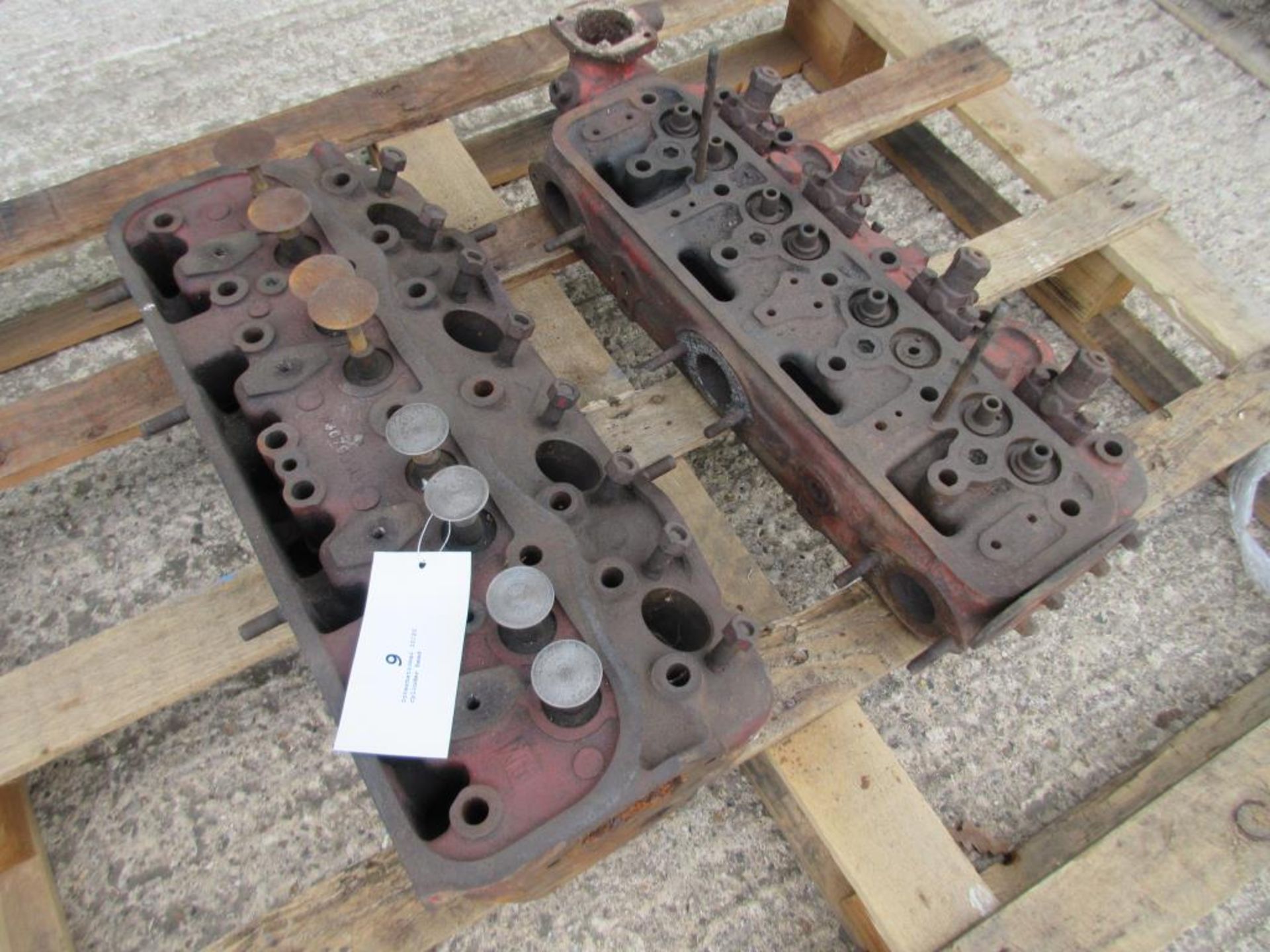 International 10/20 cylinder head