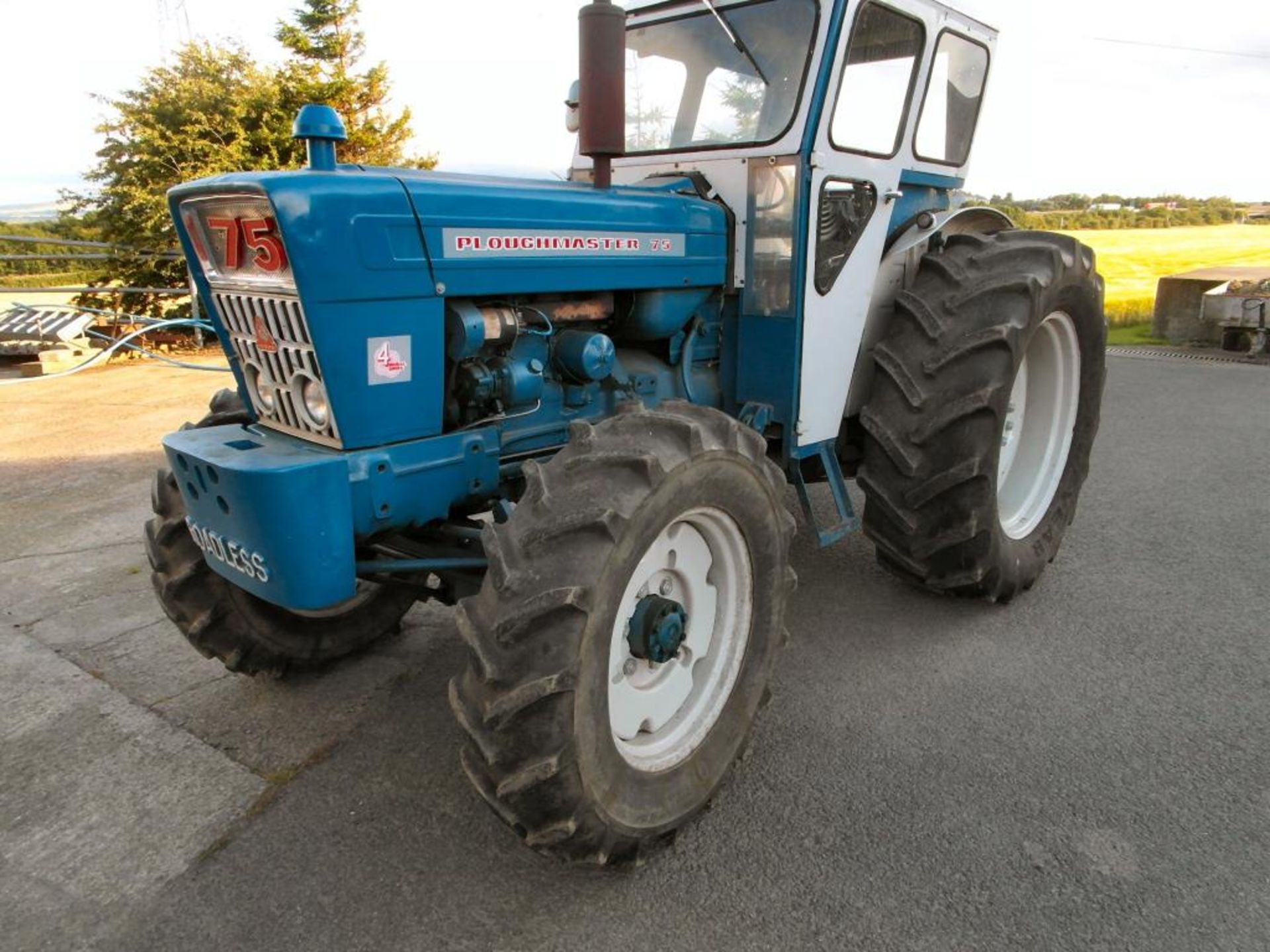 1969 ROADLESS Ploughmaster 75 4 cylinder 4wd diesel TRACTOR Reg no. ODV 765G Serial no. B862435/7651