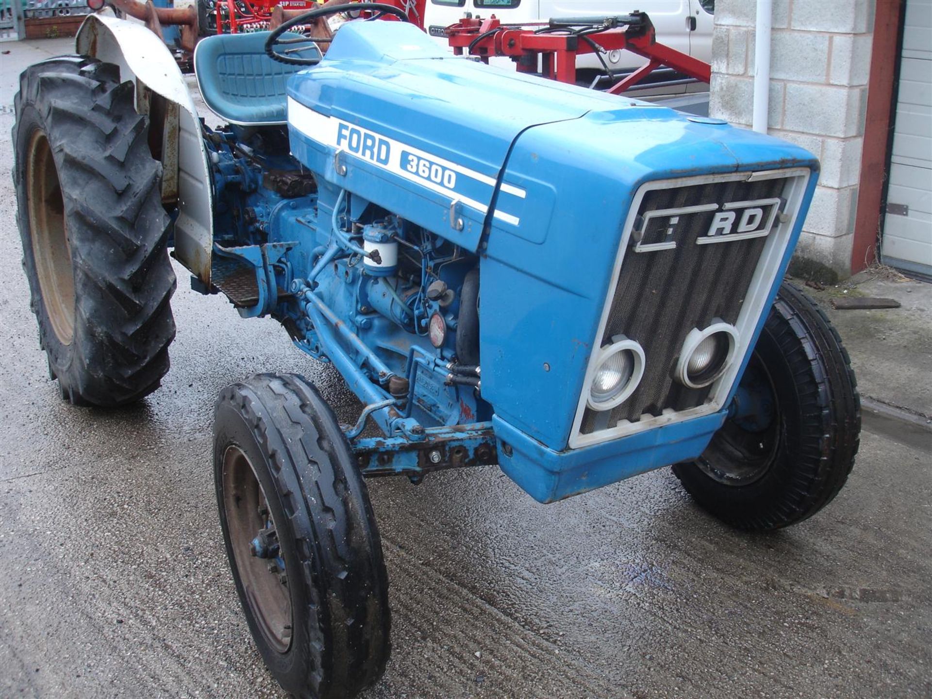 FORD 3600 3cylinder diesel TRACTOR (Orchard) Reg No: DNO 220T Serial No: A353837 Hours: 1312 An ex