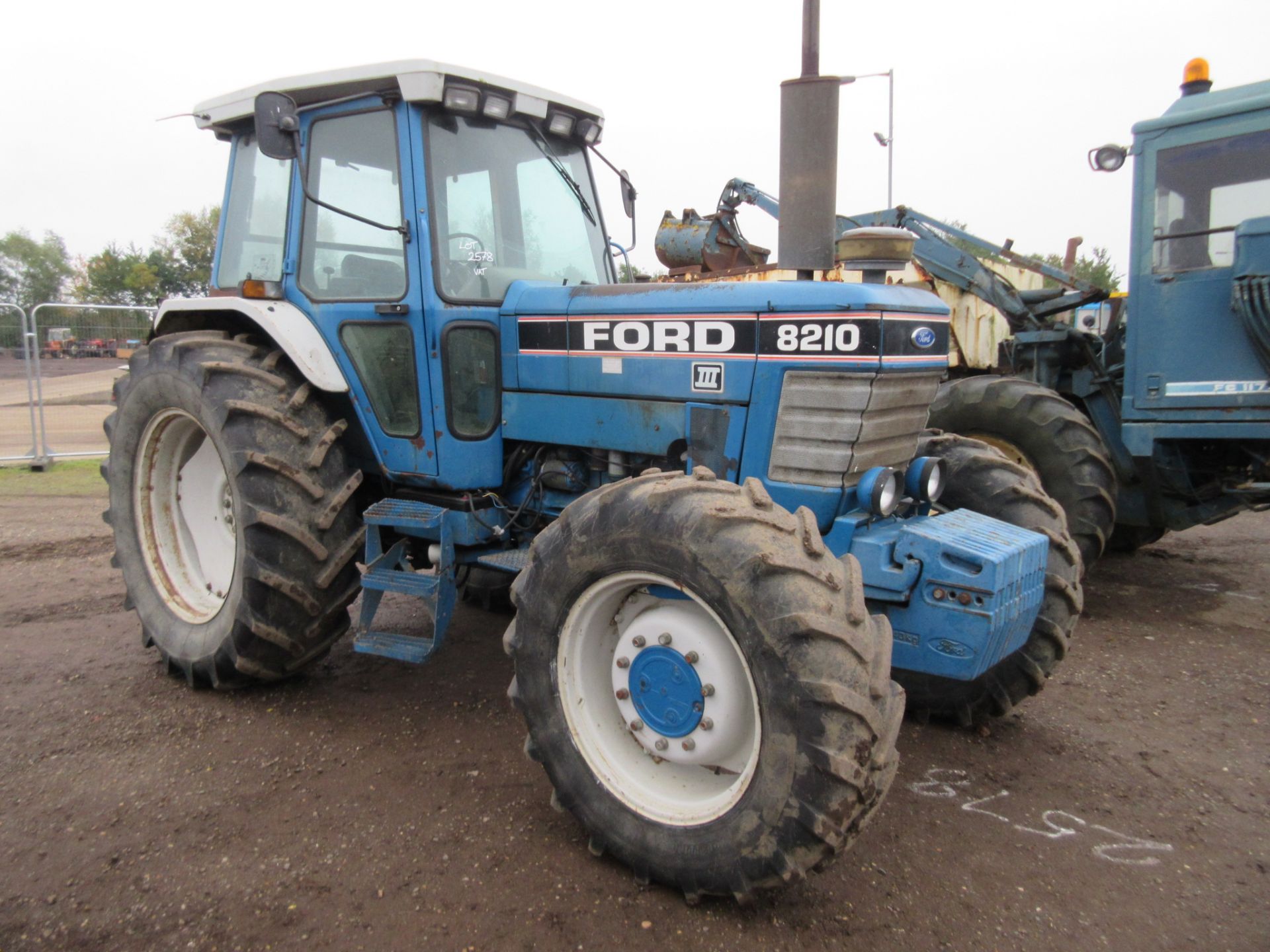 FORD 8210 Force TRACTOR