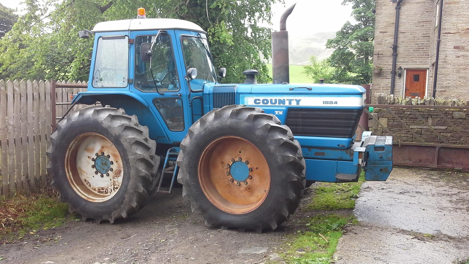 1983 County 1884 6cylinder TRACTOR Reg. No. A479 MKL Serial No. 48852 The last and largest new model - Image 4 of 6