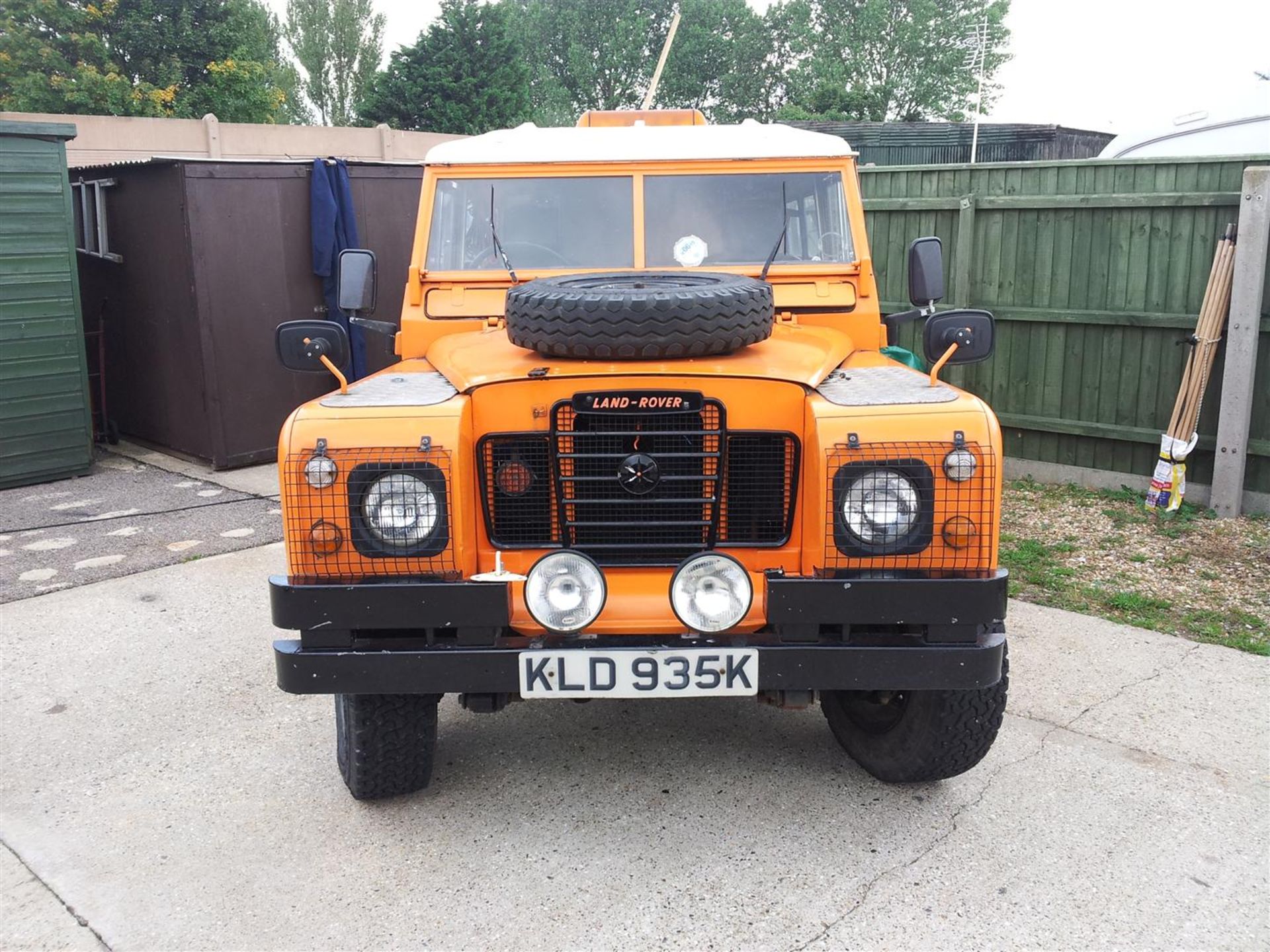 1972 Land Rover Series 3 Reg. No. KLD 935K Chassis No. 90102031A This 2.8 litre diesel Series 3 is - Image 2 of 3