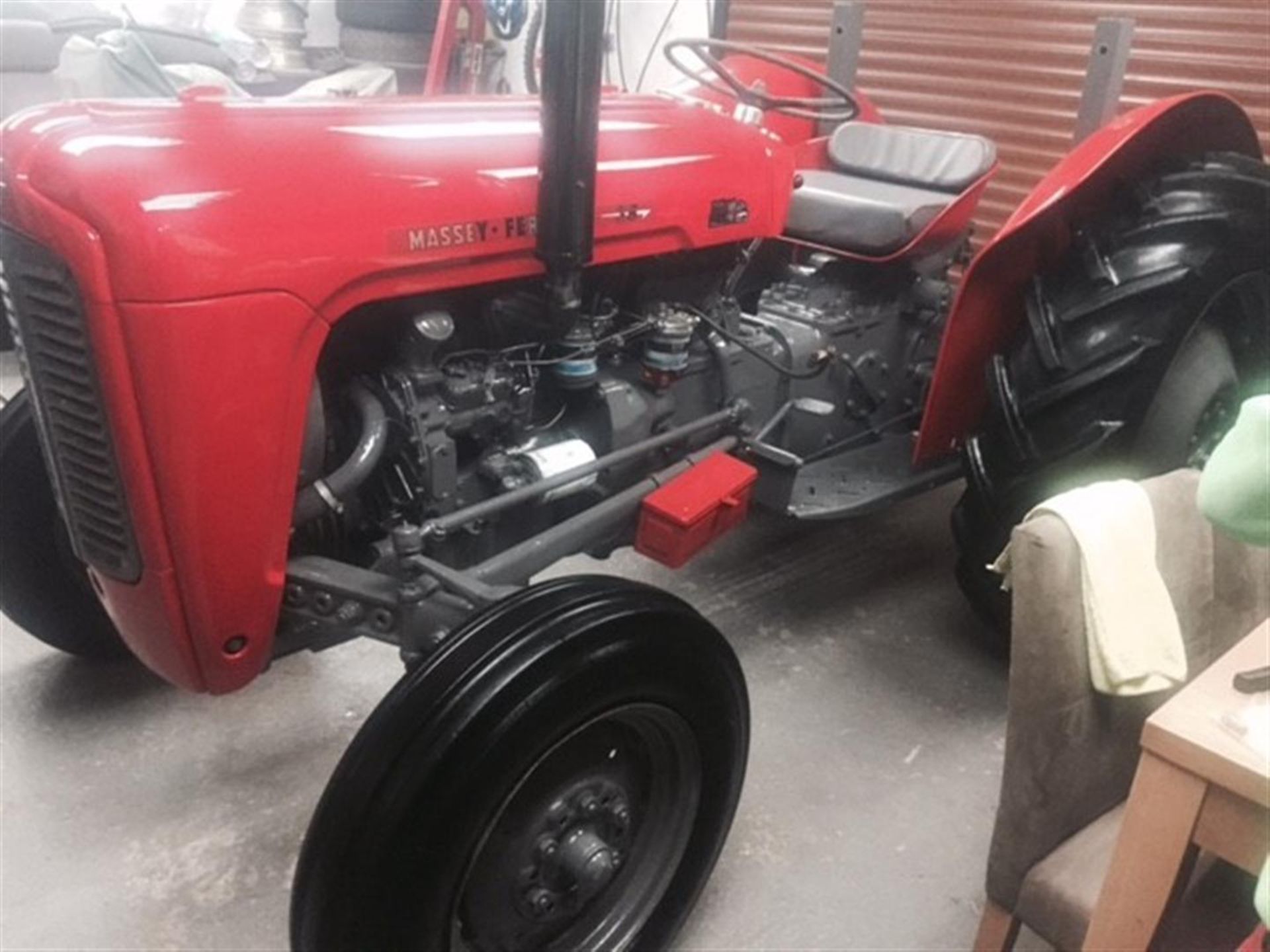 MASSEY FERGUSON 35 3cylinder diesel TRACTOR fitted with roll bar Repainted to a high standard & - Image 2 of 2