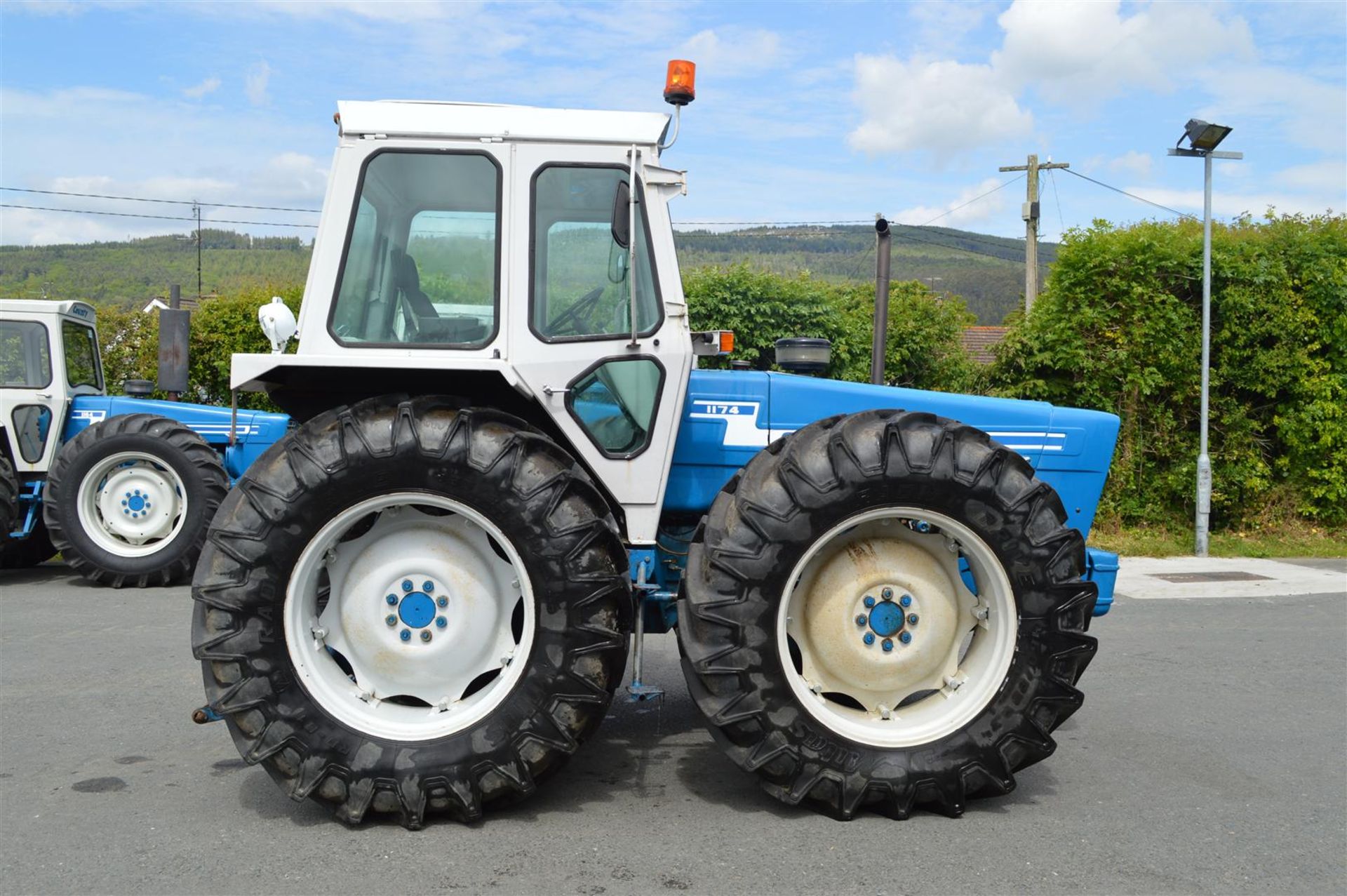 1979 COUNTY 1174 4wd 6 cylinder TRACTOR Reg No. 79MN145 Serial No. B95662 Production of the 1174
