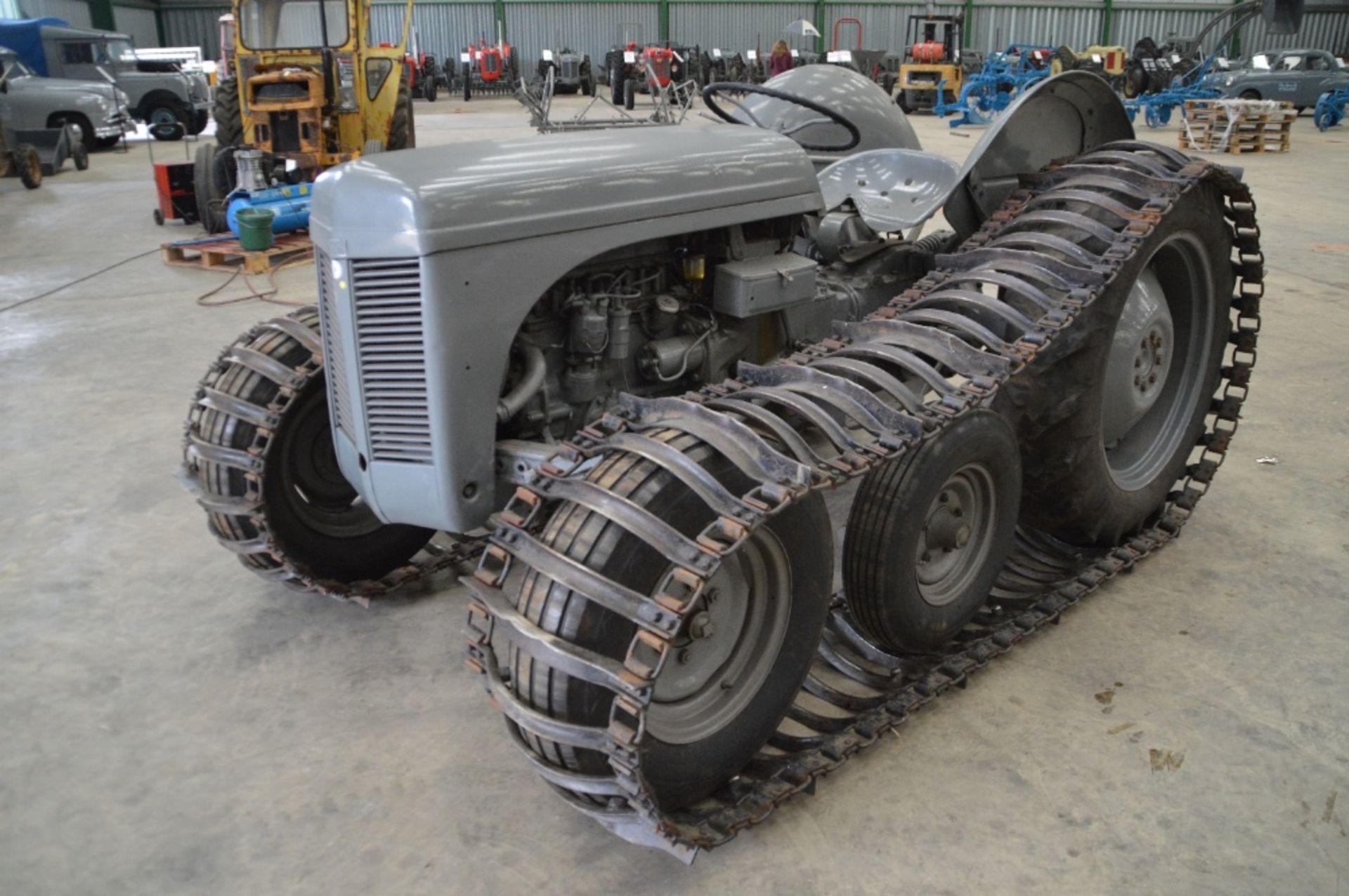 1951 FERGUSON TE-D20 'Full Track' 4cylinder petrol/paraffin TRACTOR Reg No: HSV 341 Serial No: - Image 3 of 4