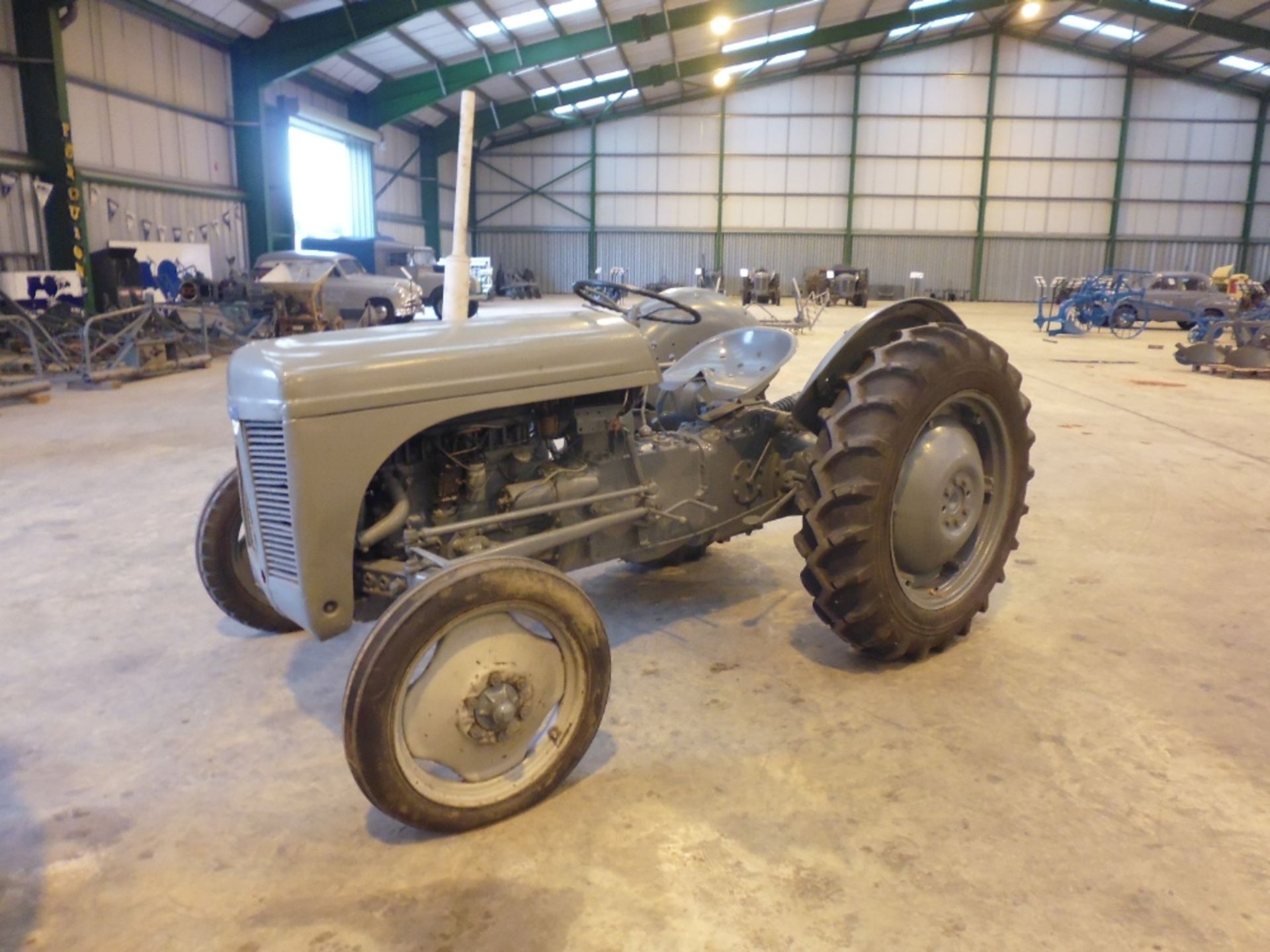 1950 FERGUSON TE-D20 4cylinder petrol/paraffin TRACTOR Reg No: 472 XUA Serial No: TED141665 Fitted - Image 2 of 4