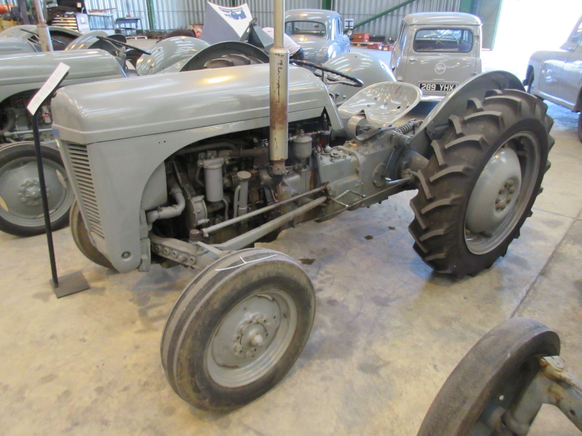 1947 FERGUSON TE-20 P3 3cylinder diesel TRACTOR Reg No: 470 XUA Serial No: TE2223 This tractor is an