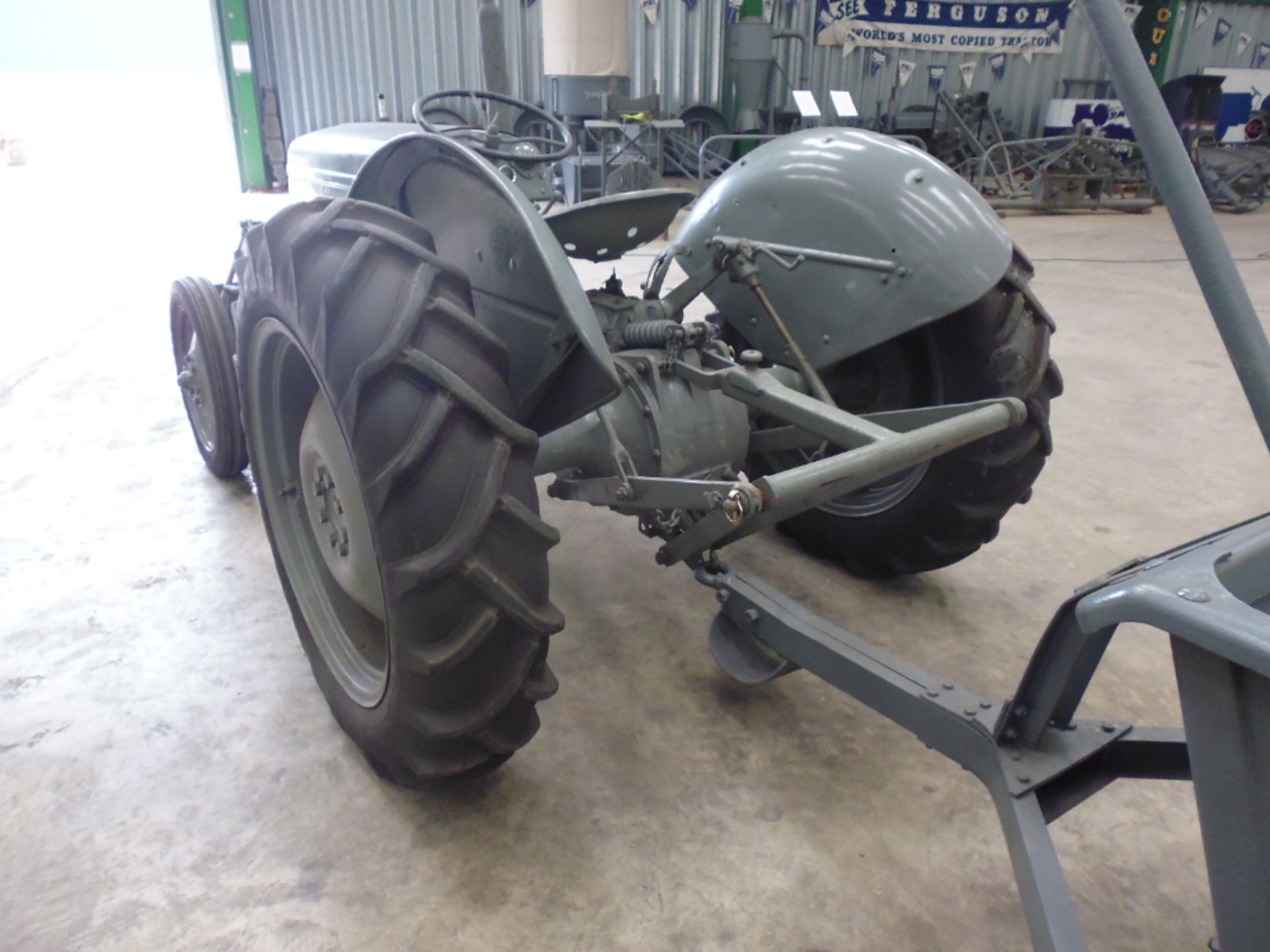 1948 FERGUSON TE-A20 4cylinder petrol/paraffin TRACTOR Reg No: N/A Serial No: TEA36385 The 
TE-A20 - Image 3 of 4