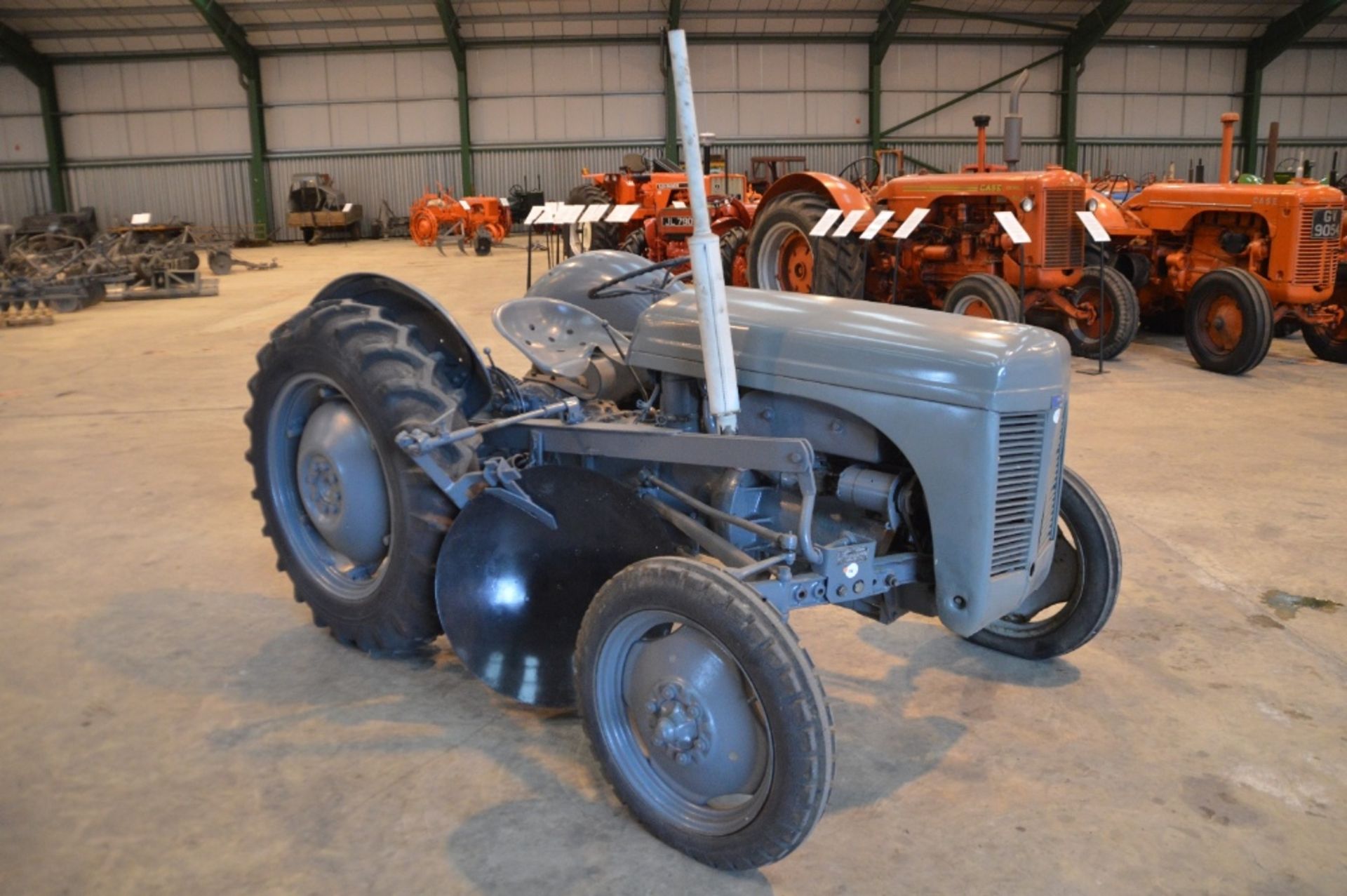 1950 FERGUSON TE-D20 4cylinder petrol/paraffin TRACTOR Reg No: 472 XUA Serial No: TED141665 Fitted - Image 4 of 4