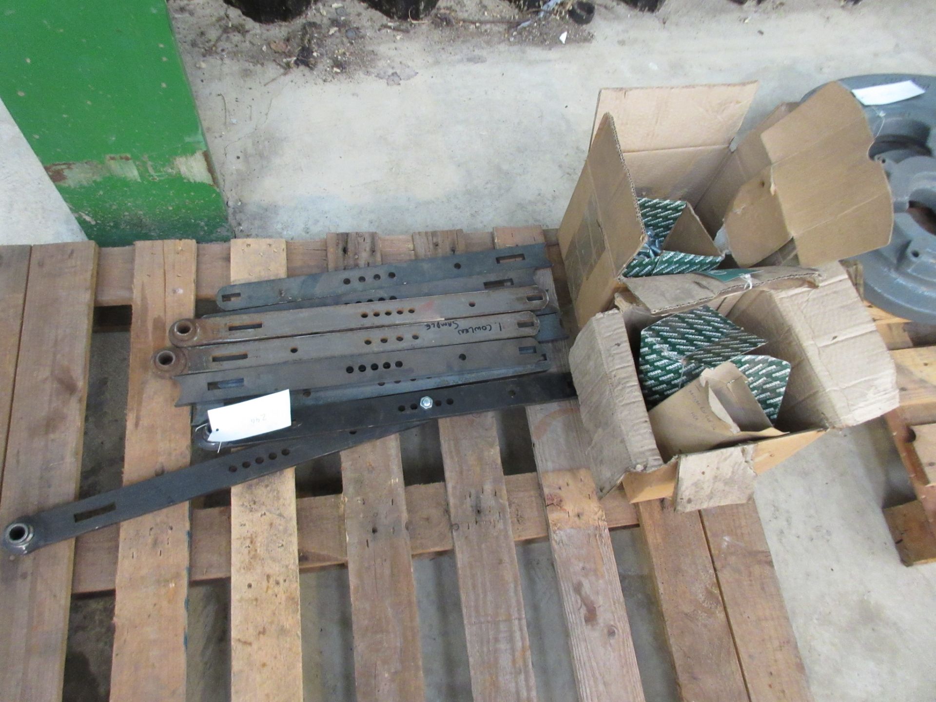 Qty reproduction toplinks, bolts and top racks