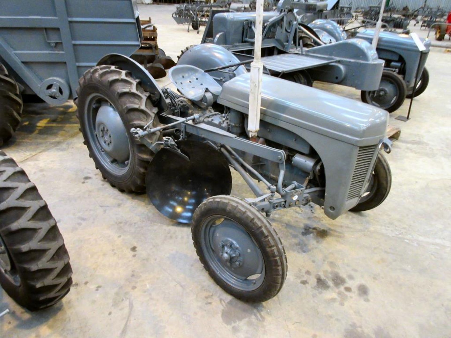 1950 FERGUSON TE-D20 4cylinder petrol/paraffin TRACTOR Reg No: 472 XUA Serial No: TED141665 Fitted