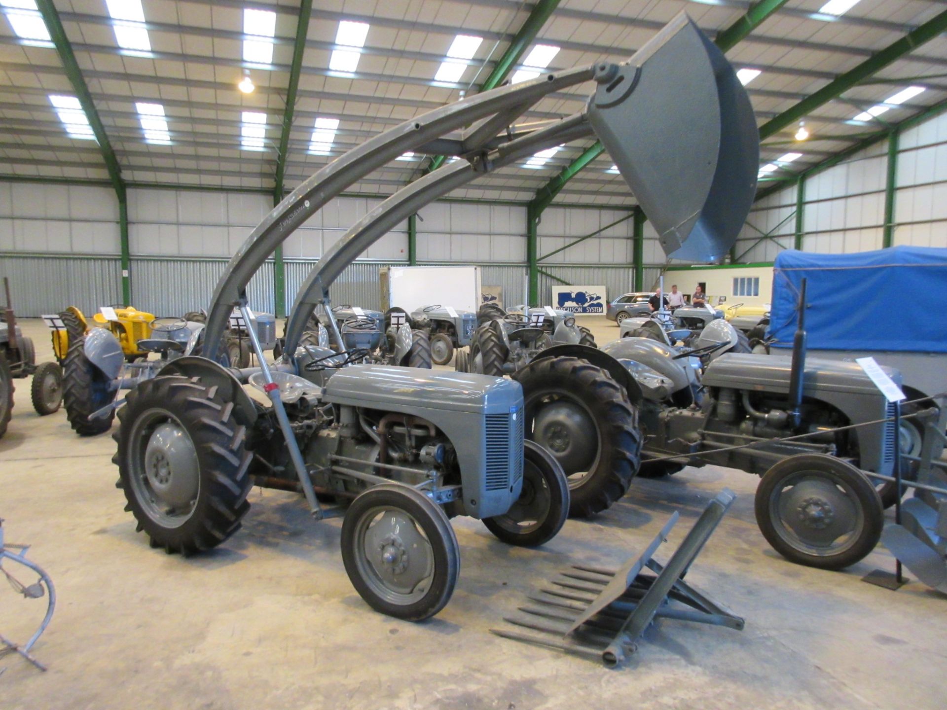 1950 FERGUSON TE-A20 4cylinder petrol/paraffin TRACTOR Reg No: 461 XUD Serial No: TEA141207 Fitted