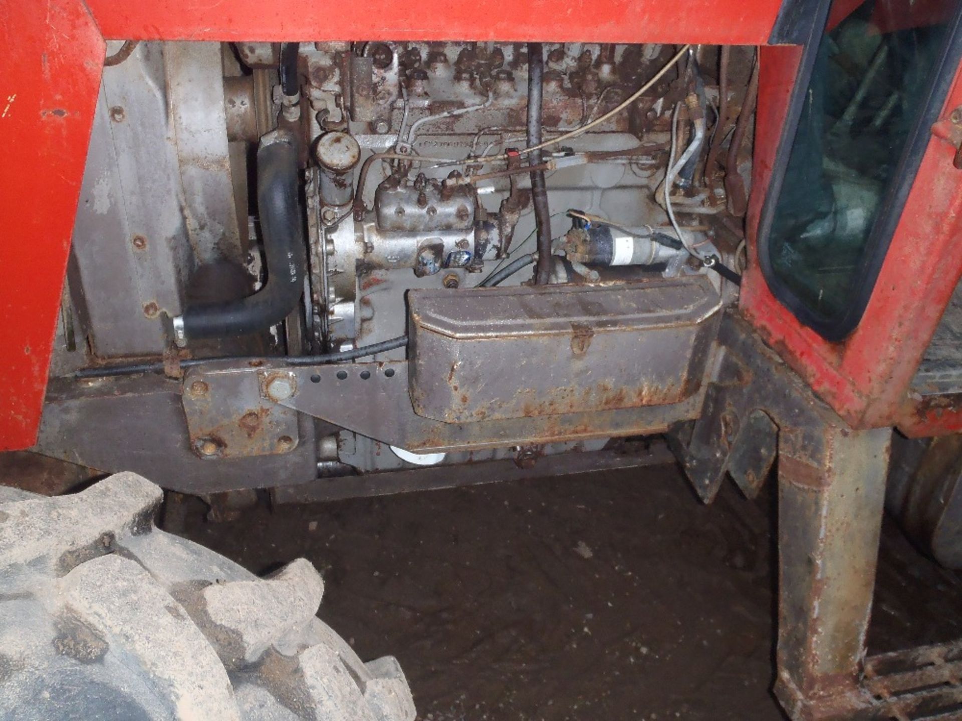 Massey Ferguson 590 4wd Tractor Power Steering. T Reg - Image 8 of 9