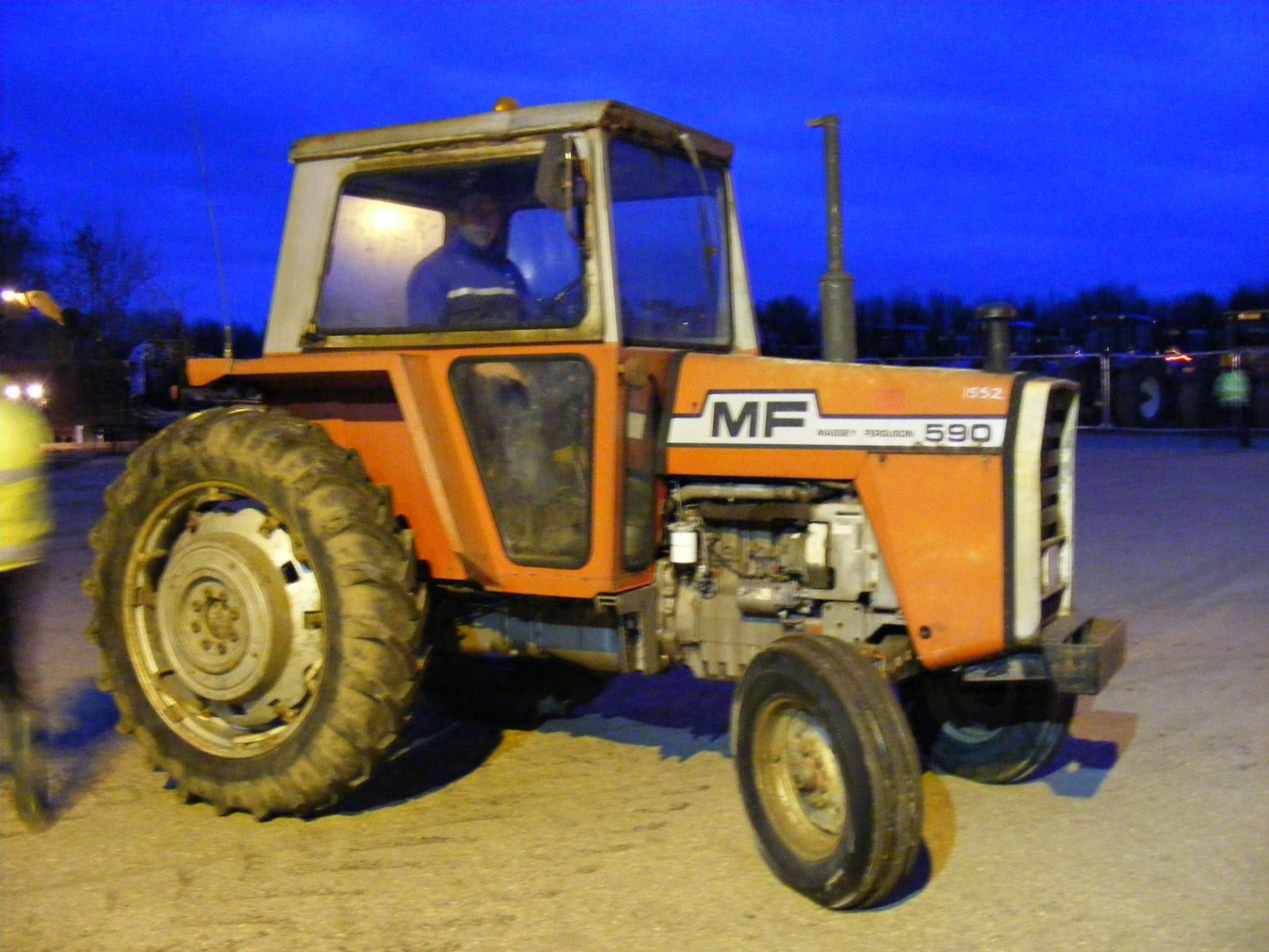 Massey Ferguson 590 2wd Tractor 4 Bolt Lift Pump, Multi Power - Image 2 of 5