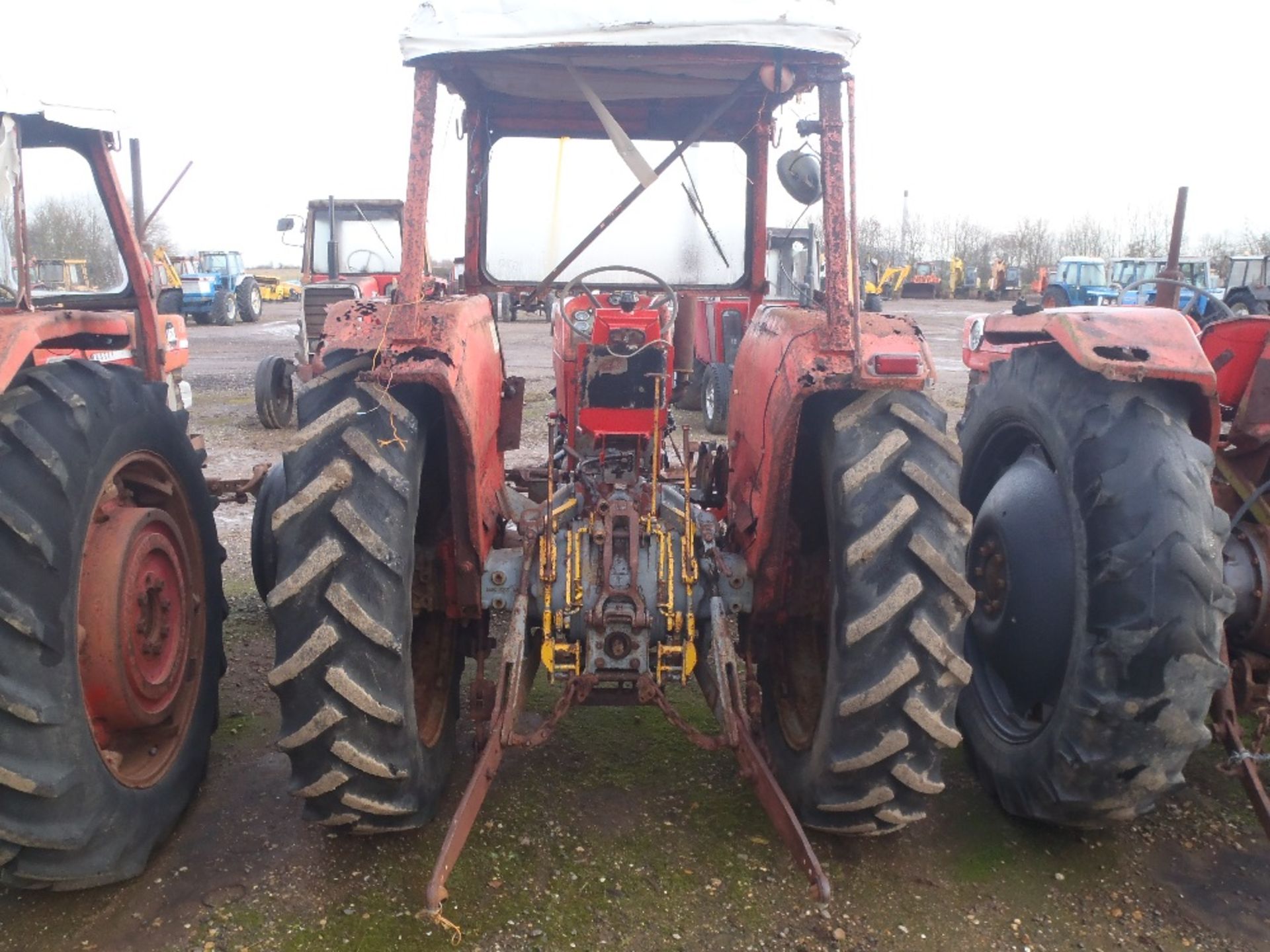 Massey Ferguosn 185 Tractor With 4 Bolt Lift Pump Ser No 316679 - Image 4 of 10