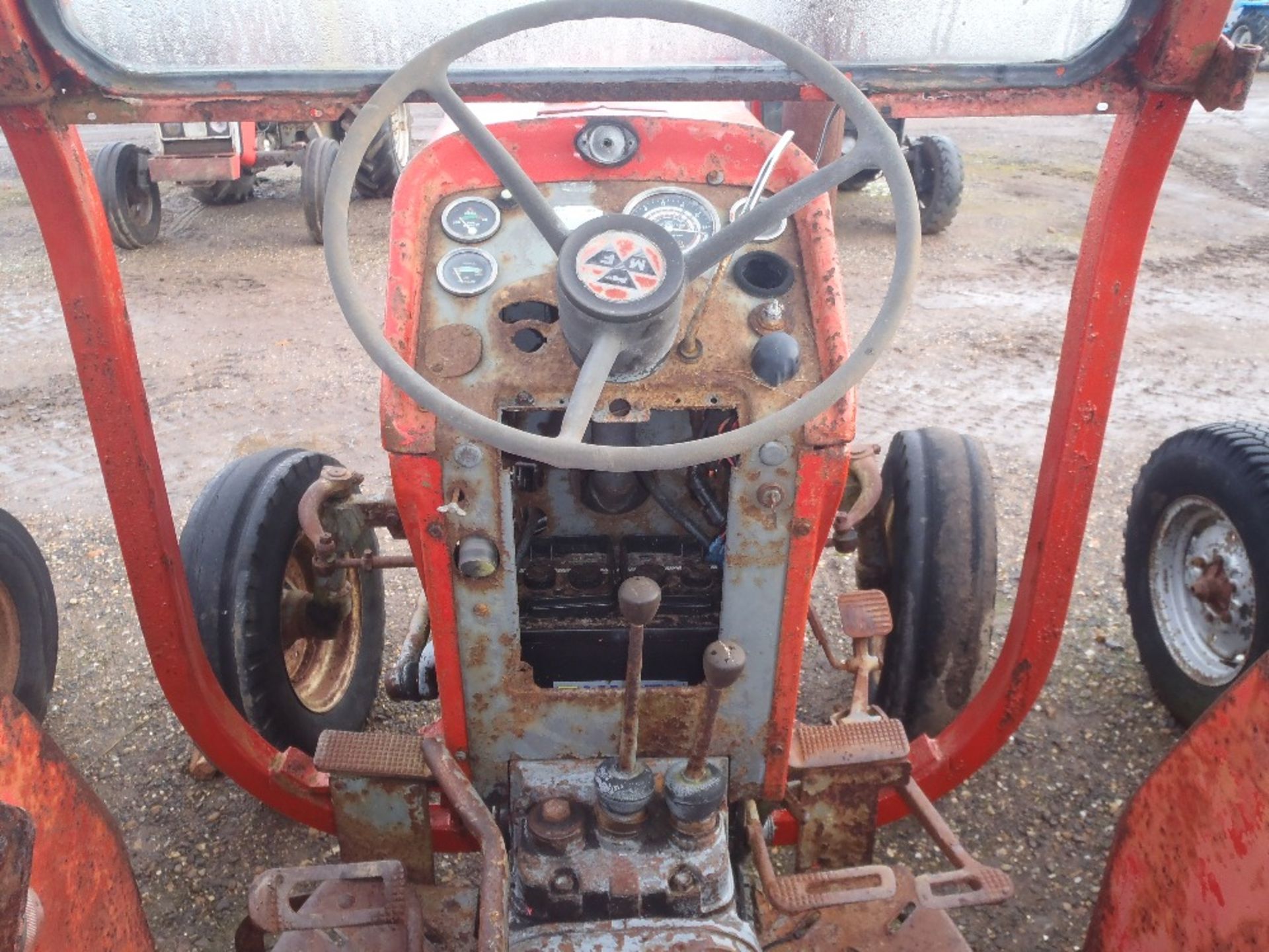 Massey Ferguosn 185 Tractor With 4 Bolt Lift Pump Ser No 316679 - Image 6 of 10