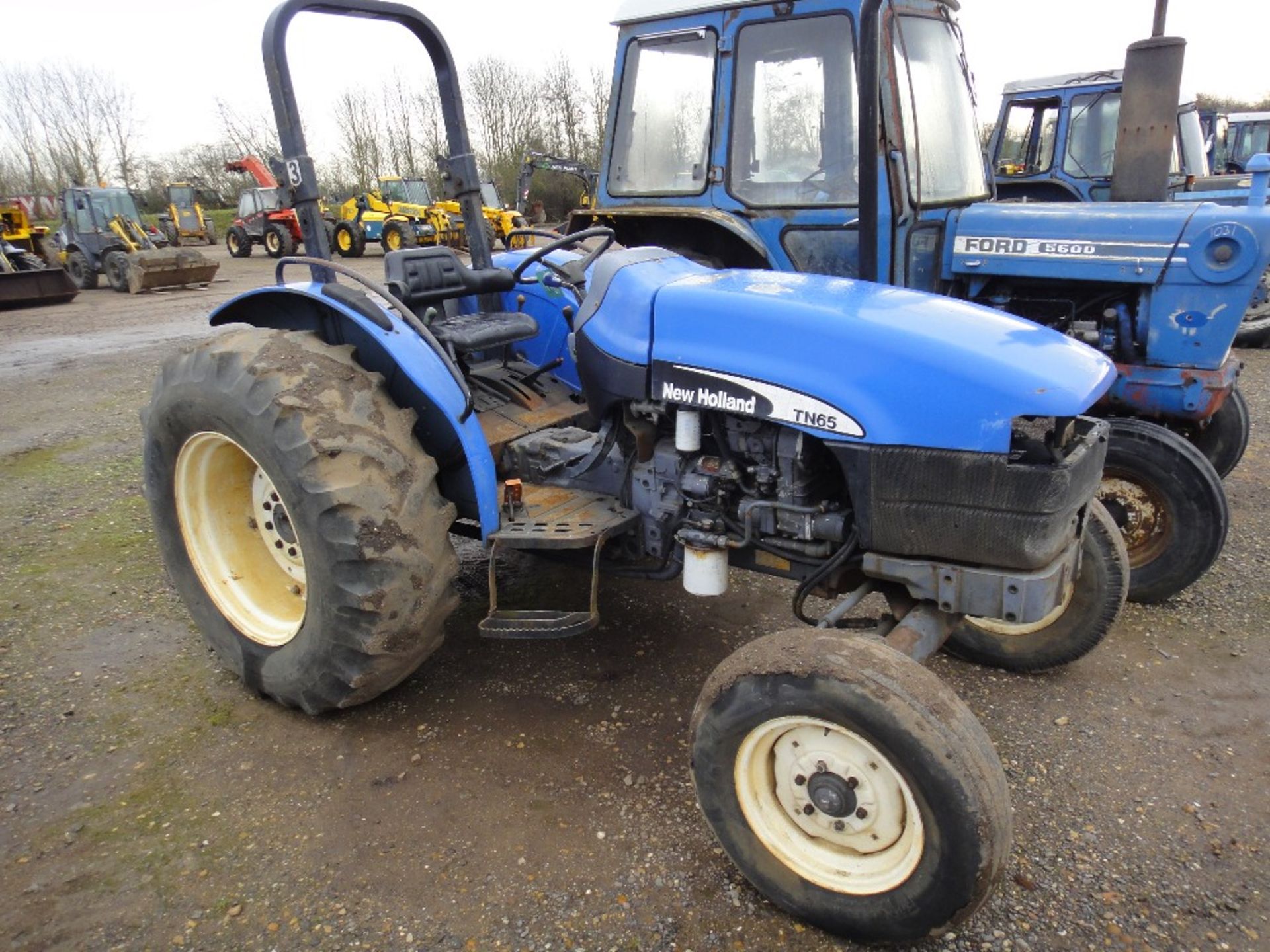 New Holland TN65 2wd Tractor with Fold Down Rollbar - Image 3 of 7