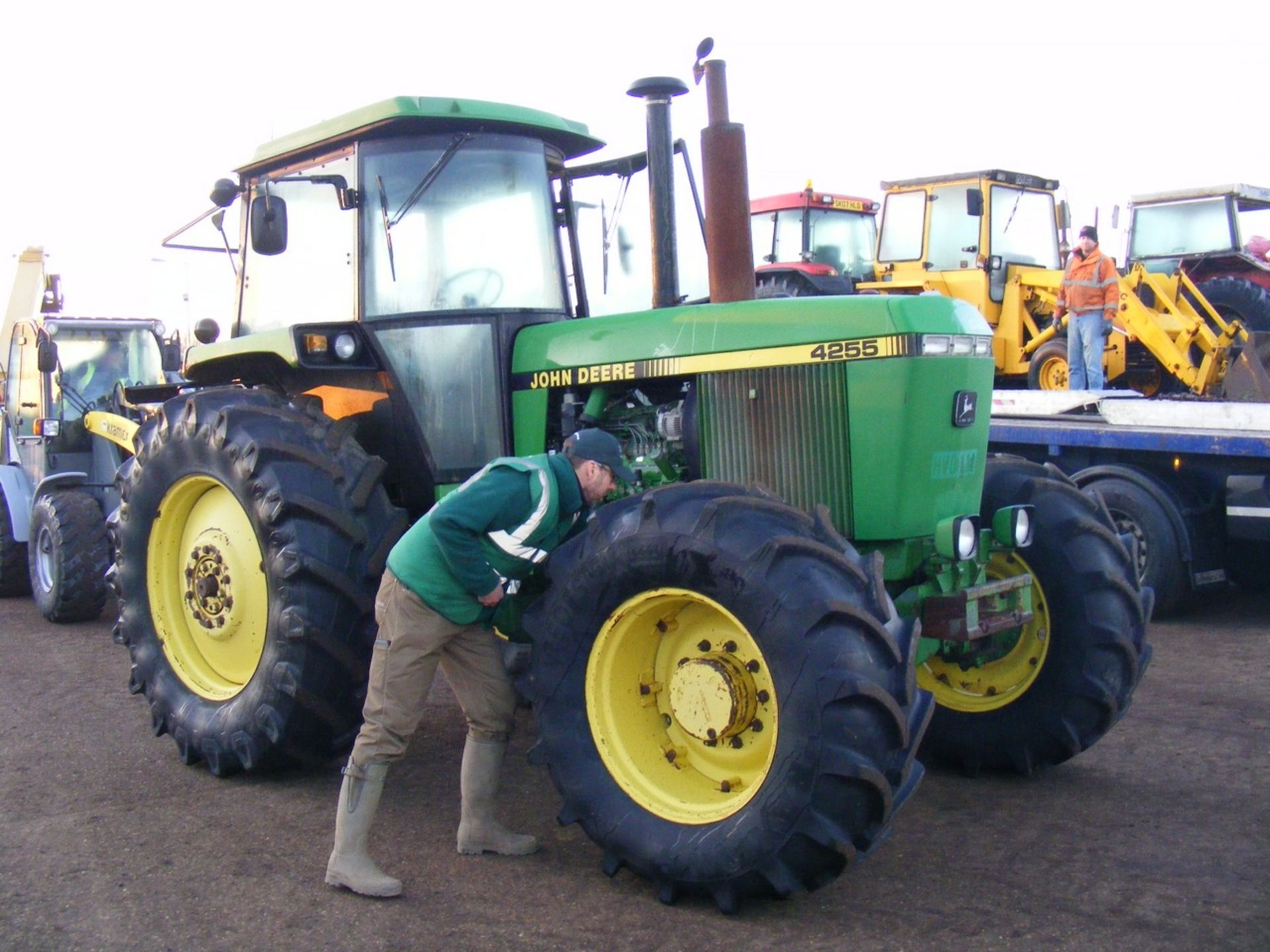 John Deere 4255 Tractor 580/70  R38 & 480/70 R28 Tyres. 8390 Hrs. Serial No. RW4255E003808 - Image 2 of 3