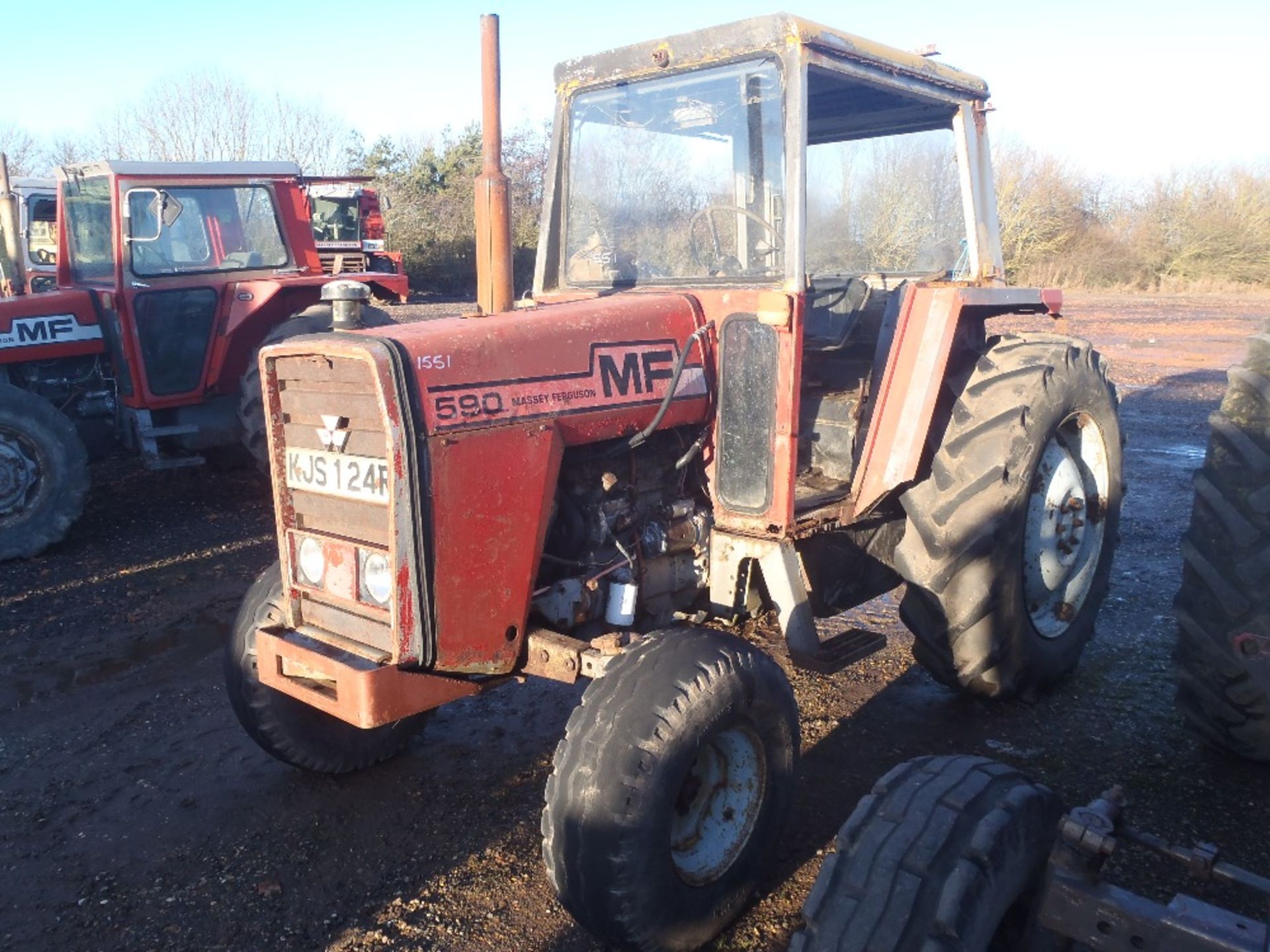 Massey Ferguson 590 2wd Tractor Reg No KJS 124R Ser No  375200