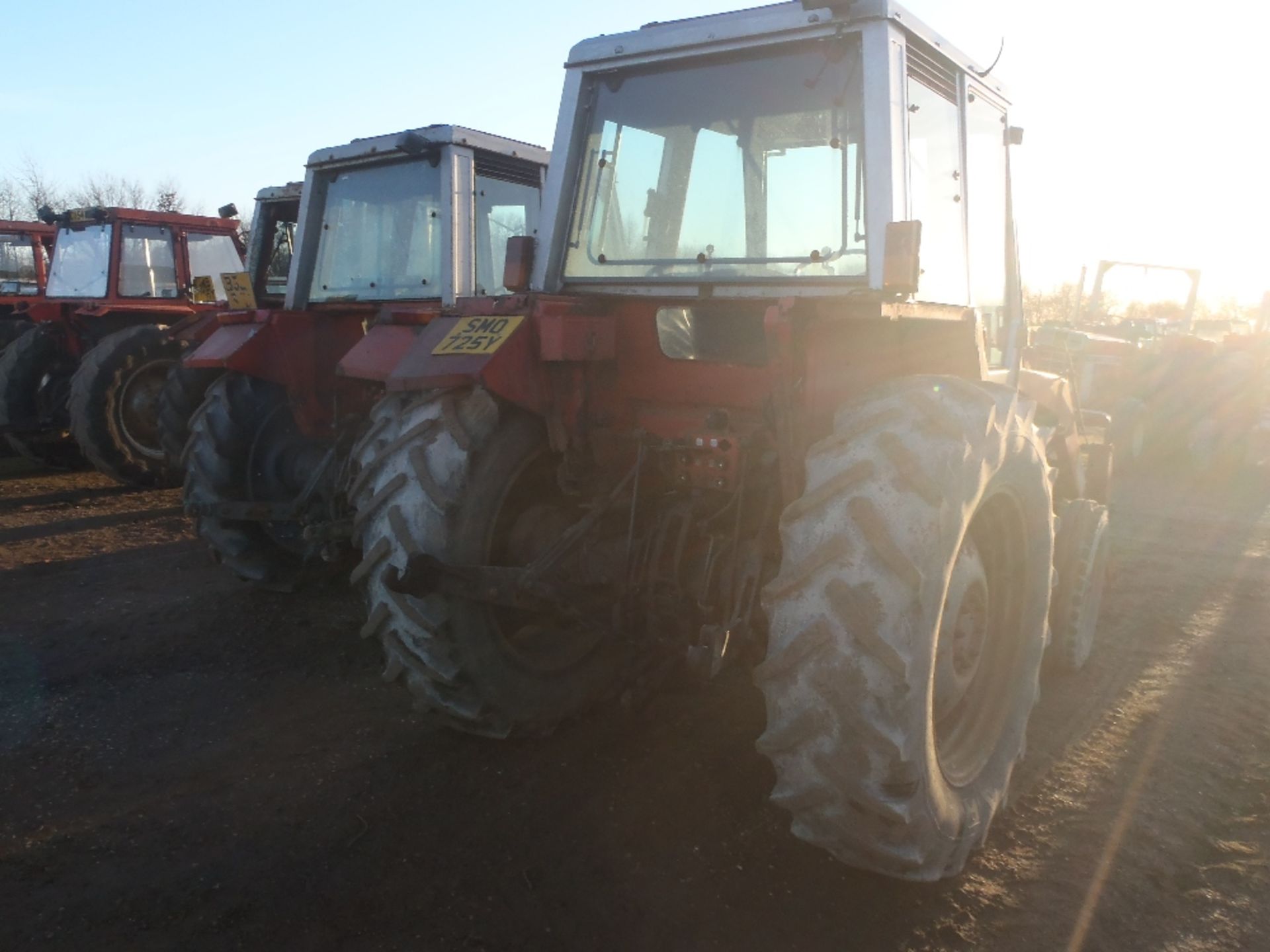 Massey Ferguson 690 2wd Tractor with Loader & Forks. 2550 Hrs. Reg No. SMO 725Y - Image 6 of 12