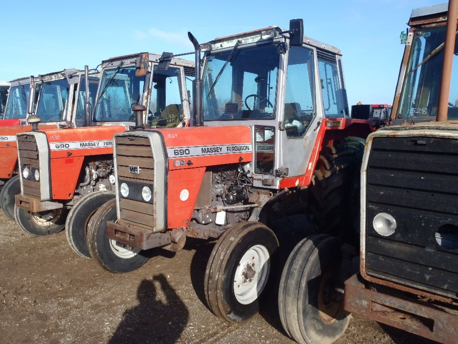 Massey Ferguson 690 2wd Tractor Reg No D136 UOJ Ser No 049010