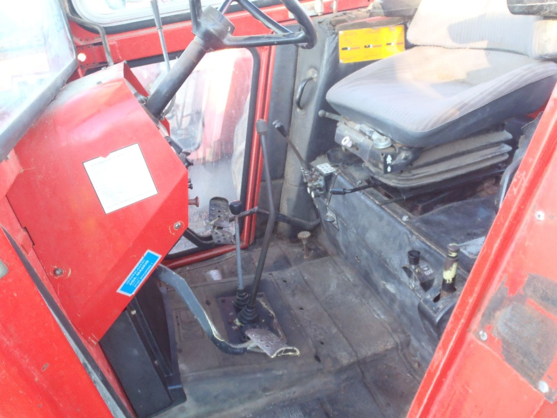 Massey Ferguson 590 4wd Tractor V5 will be supplied Ser No J195065 - Image 10 of 10
