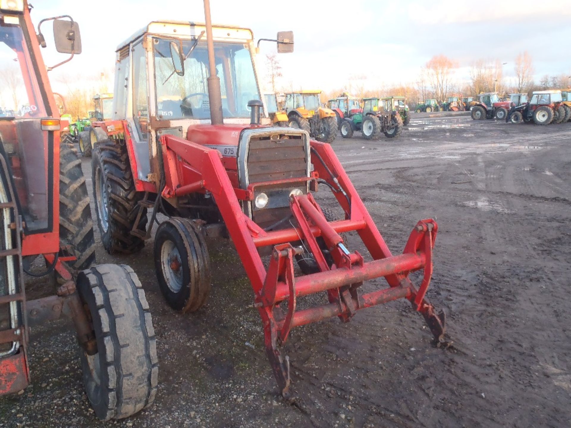 Massey Ferguson 675 Tractor with Loader. No V5. Reg.No. B916 FJS Ser No T181013 - Image 3 of 6