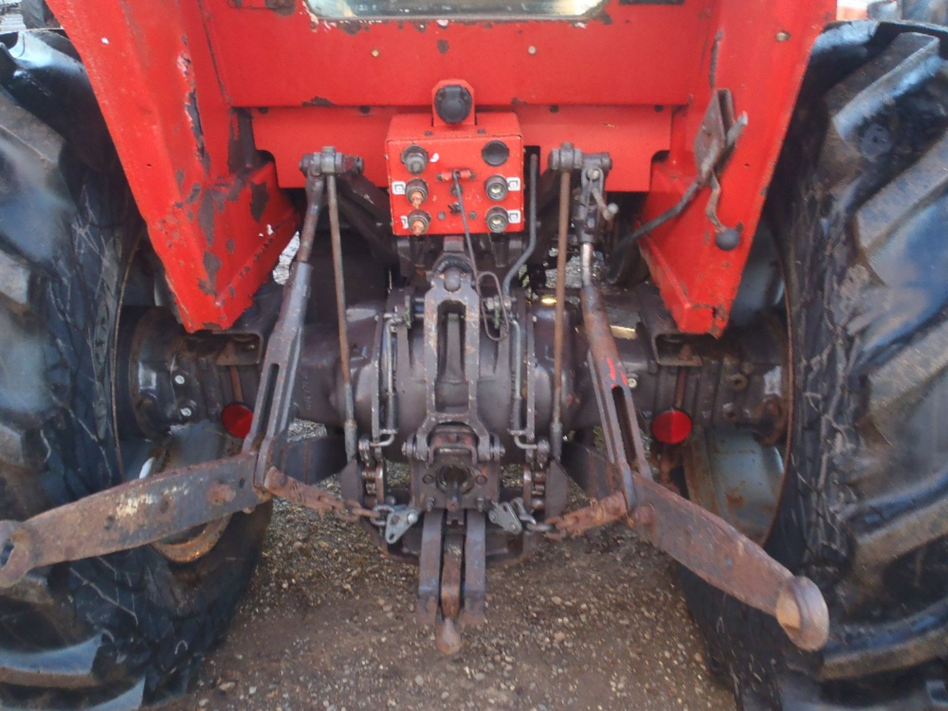 Massey Ferguson 675 Tractor with Loader. No V5. Reg.No. B916 FJS Ser No T181013 - Image 5 of 6